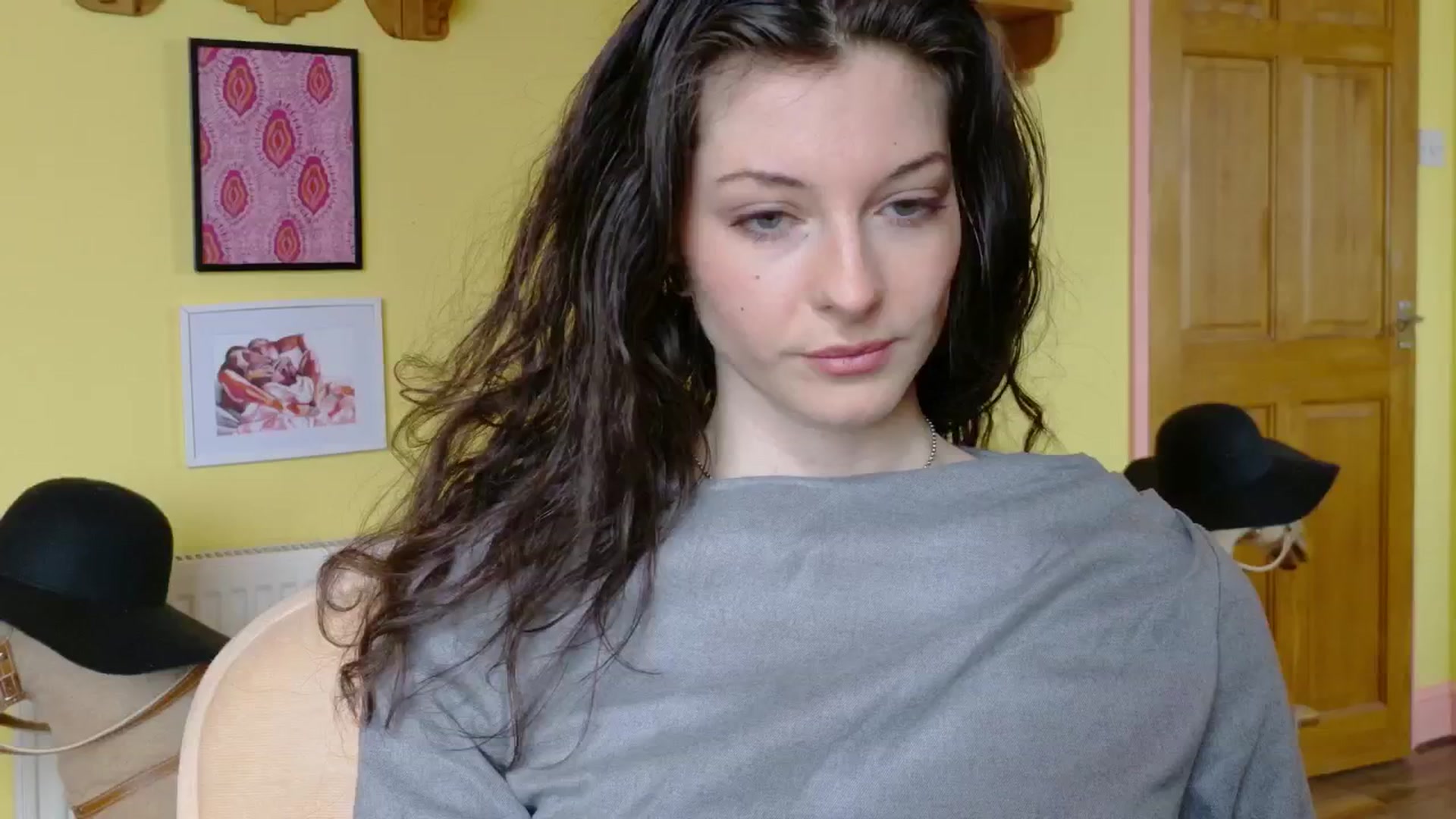 Gallery image thumbnail from sylksiren's myfreecams stream on, 03/19/2025, 16:11 image 13 of 20