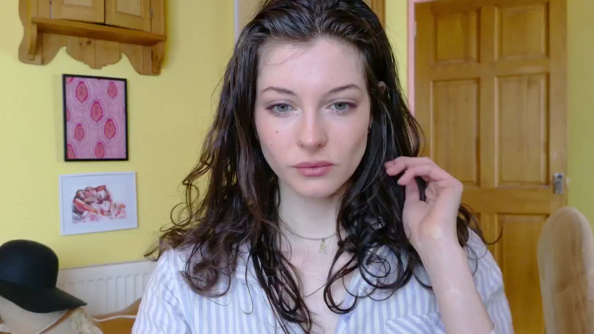 Gallery image thumbnail from sylksiren's myfreecams stream on, 03/19/2025, 16:11 image 1 of 20