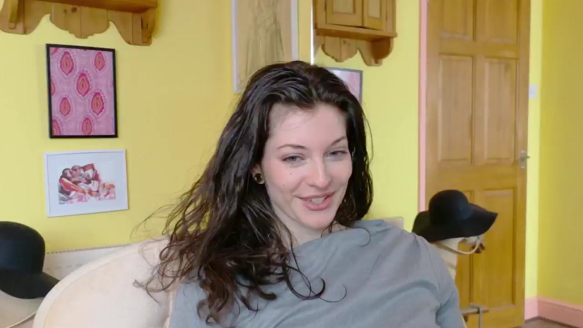 Gallery image thumbnail from sylksiren's myfreecams stream on, 03/19/2025, 16:11 image 2 of 20