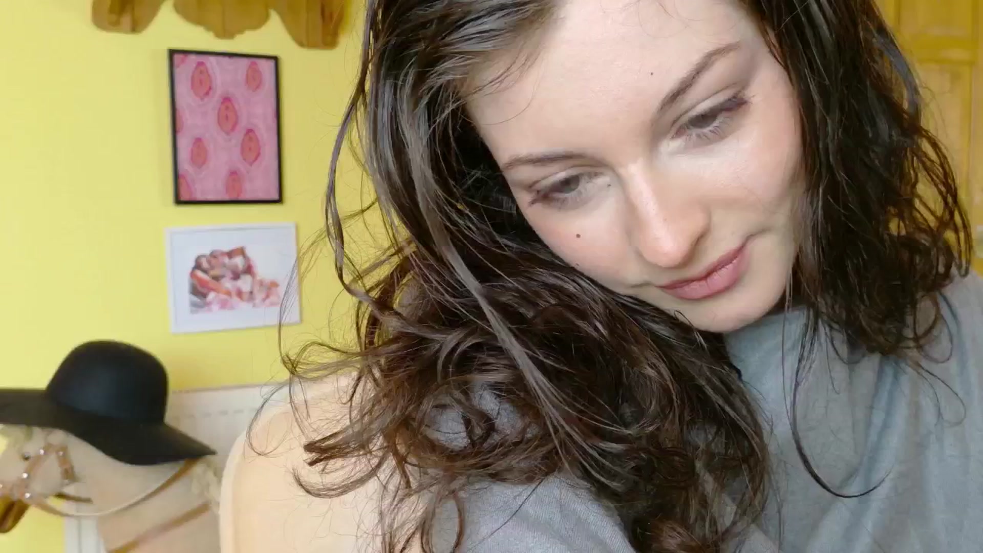 Gallery image thumbnail from sylksiren's myfreecams stream on, 03/19/2025, 16:11 image 5 of 20