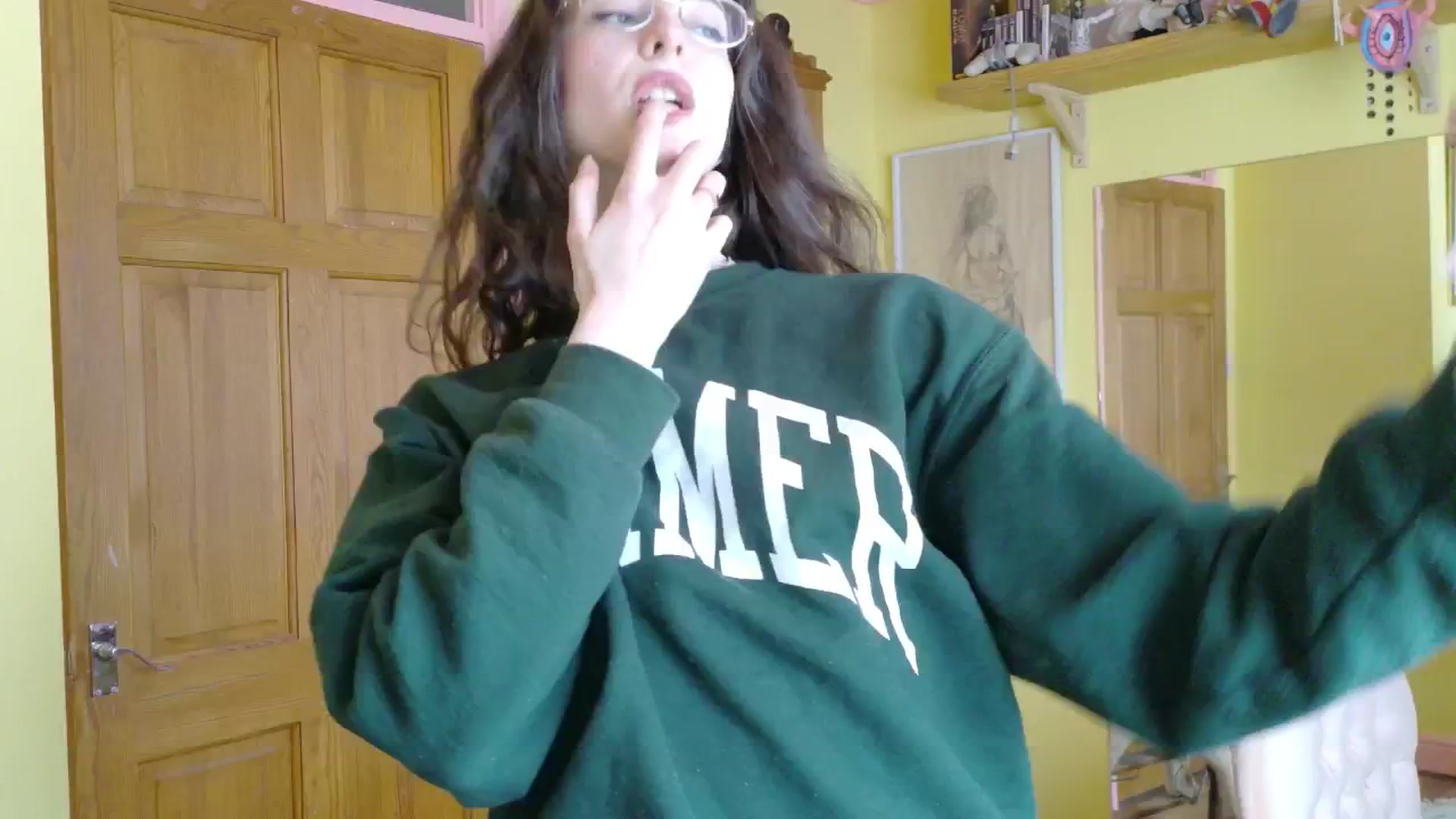 Gallery image thumbnail from sylksiren's myfreecams stream on, 03/23/2025, 14:25 image 9 of 20