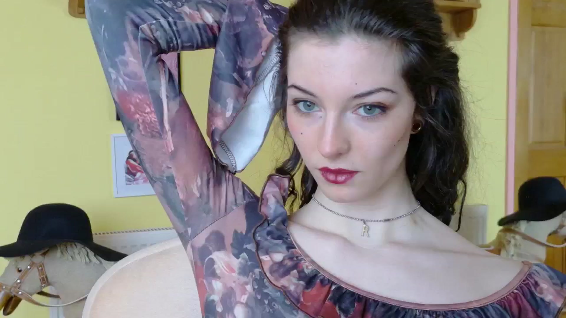 Gallery image thumbnail from sylksiren's myfreecams stream on, 03/24/2025, 15:22 image 10 of 20
