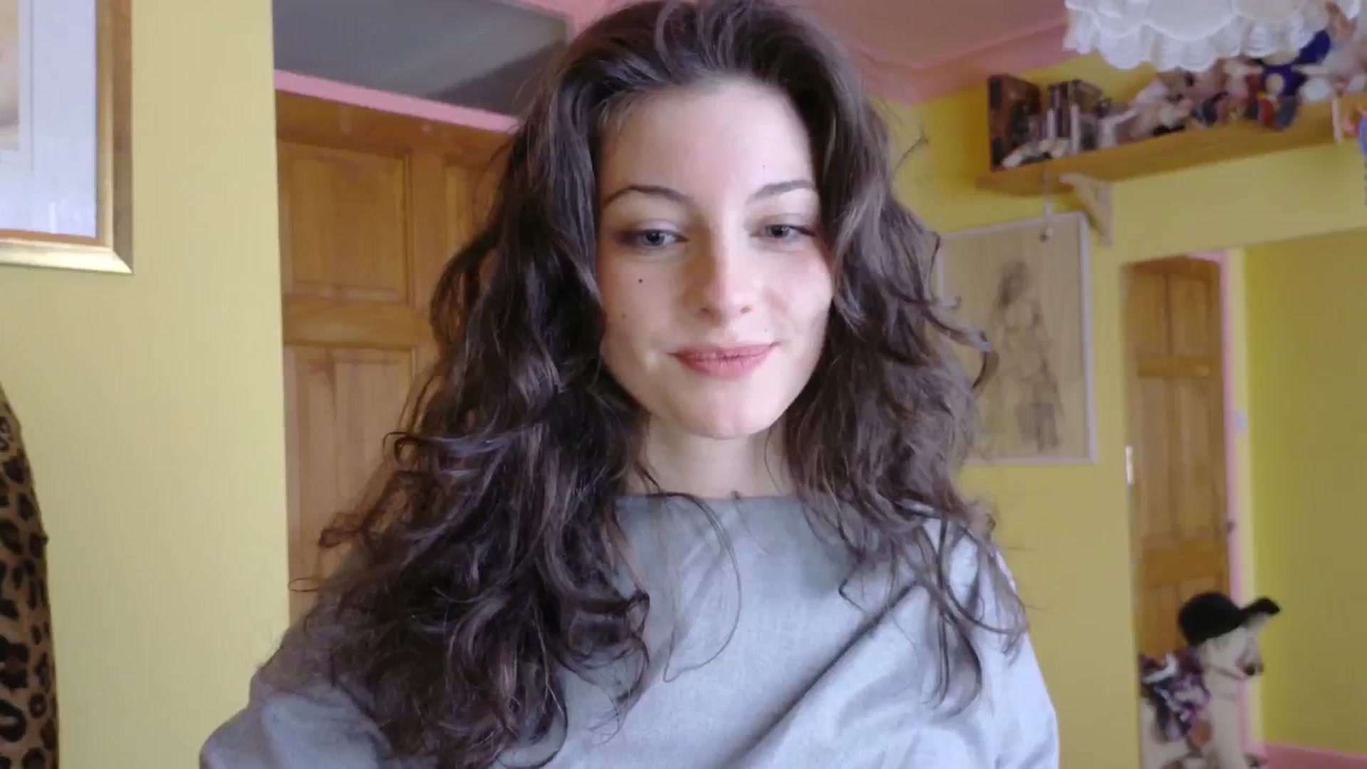Gallery image thumbnail from sylksiren's myfreecams stream on, 03/26/2025, 18:37 image 3 of 20