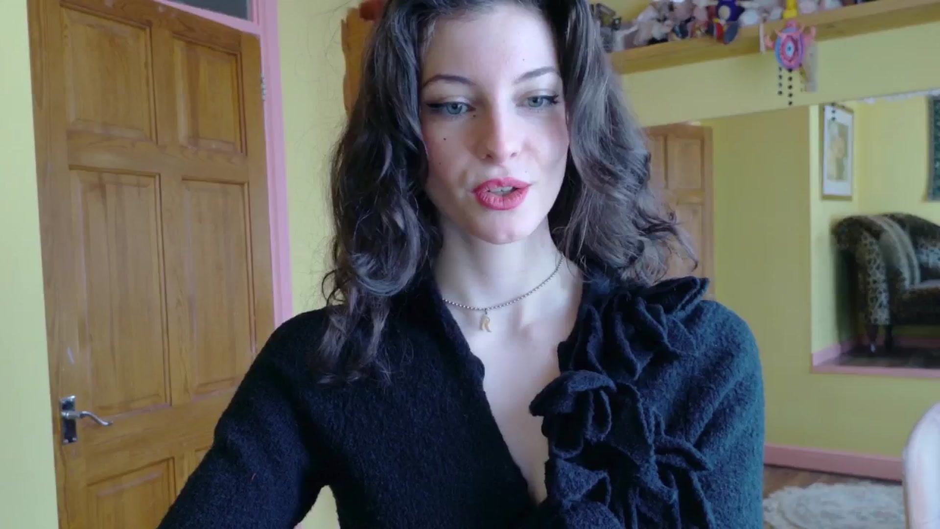 Gallery image thumbnail from sylksiren's myfreecams stream on, 03/27/2025, 14:37 image 13 of 20