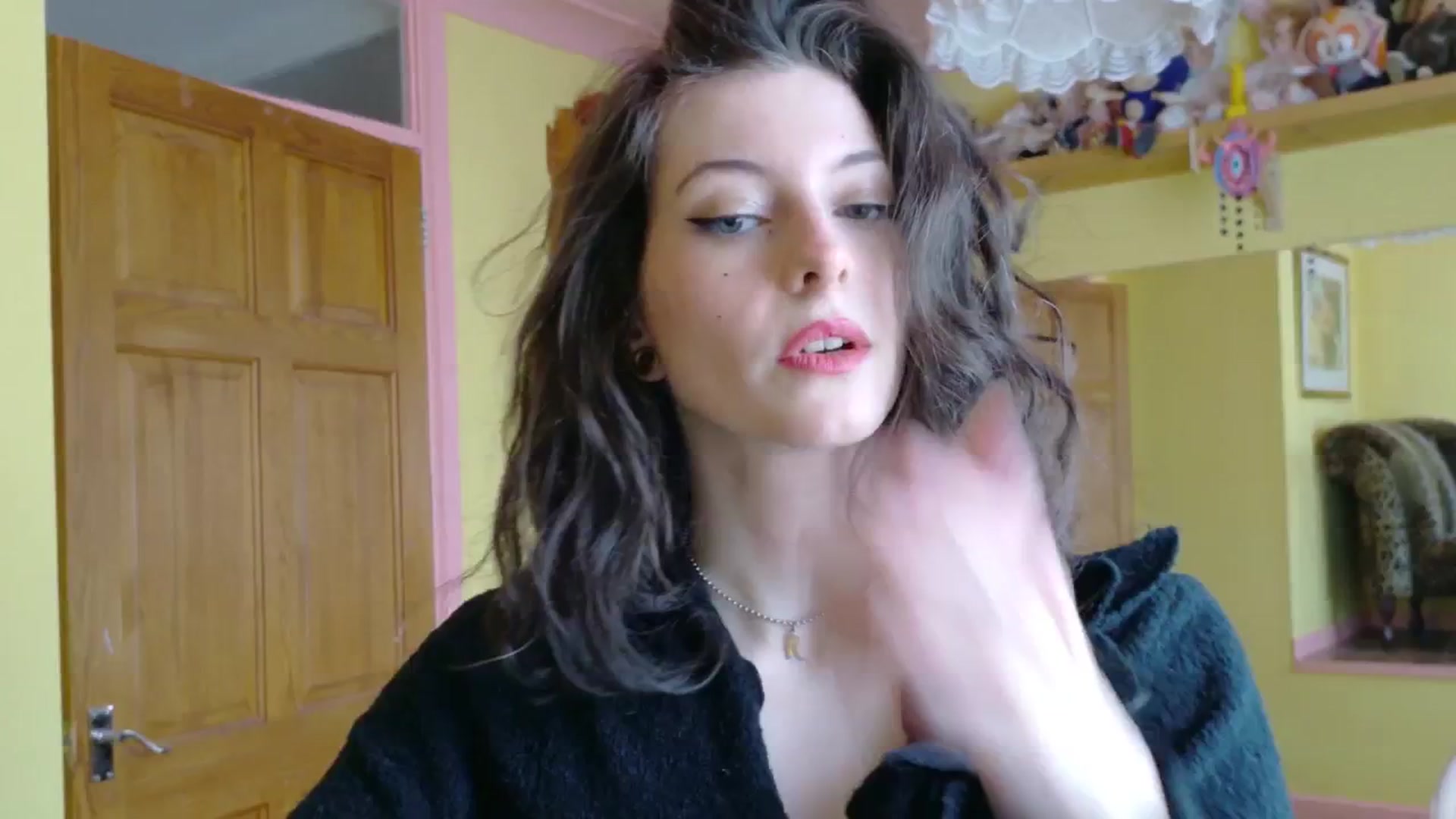 Gallery image thumbnail from sylksiren's myfreecams stream on, 03/27/2025, 14:37 image 10 of 20
