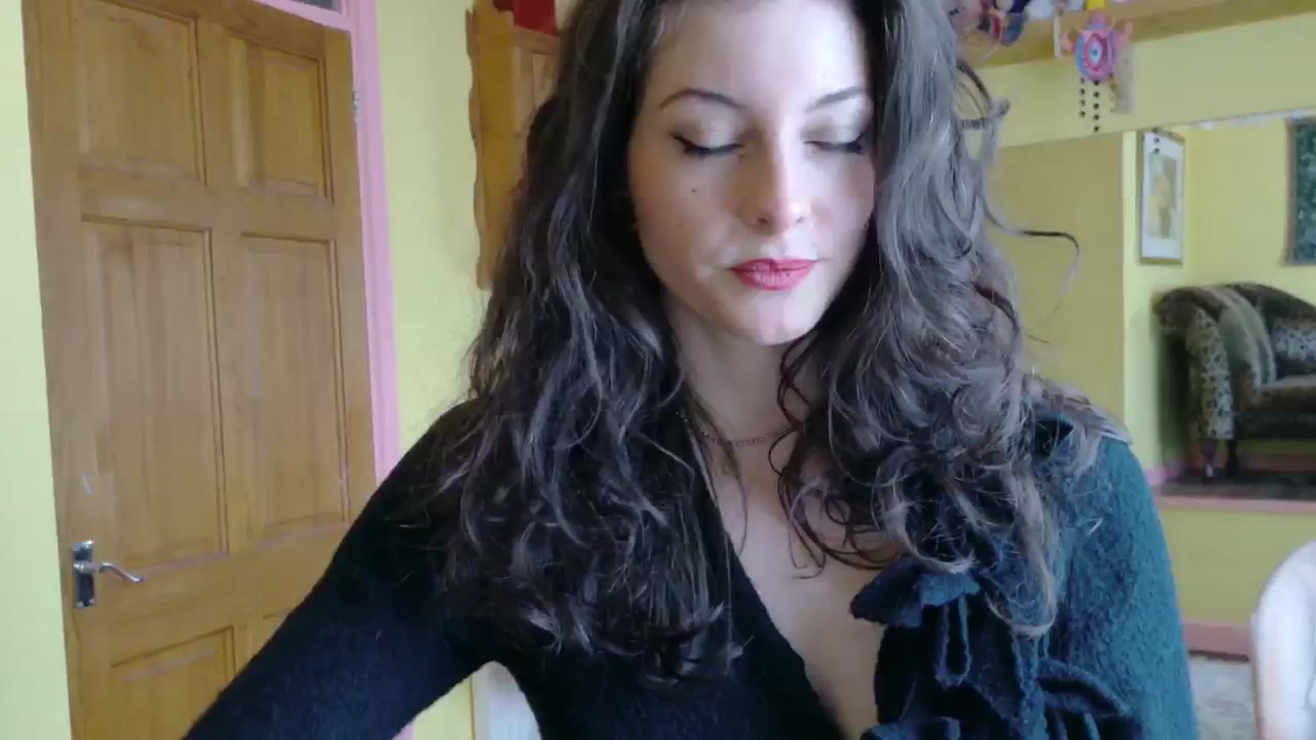 Gallery image thumbnail from sylksiren's myfreecams stream on, 03/27/2025, 14:37 image 19 of 20