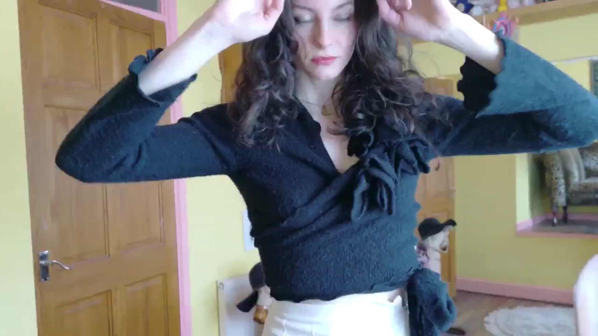 Gallery image thumbnail from sylksiren's myfreecams stream on, 03/27/2025, 14:37 image 12 of 20