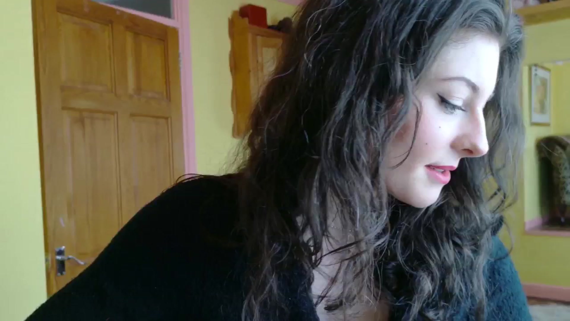 Gallery image thumbnail from sylksiren's myfreecams stream on, 03/27/2025, 14:37 image 3 of 20