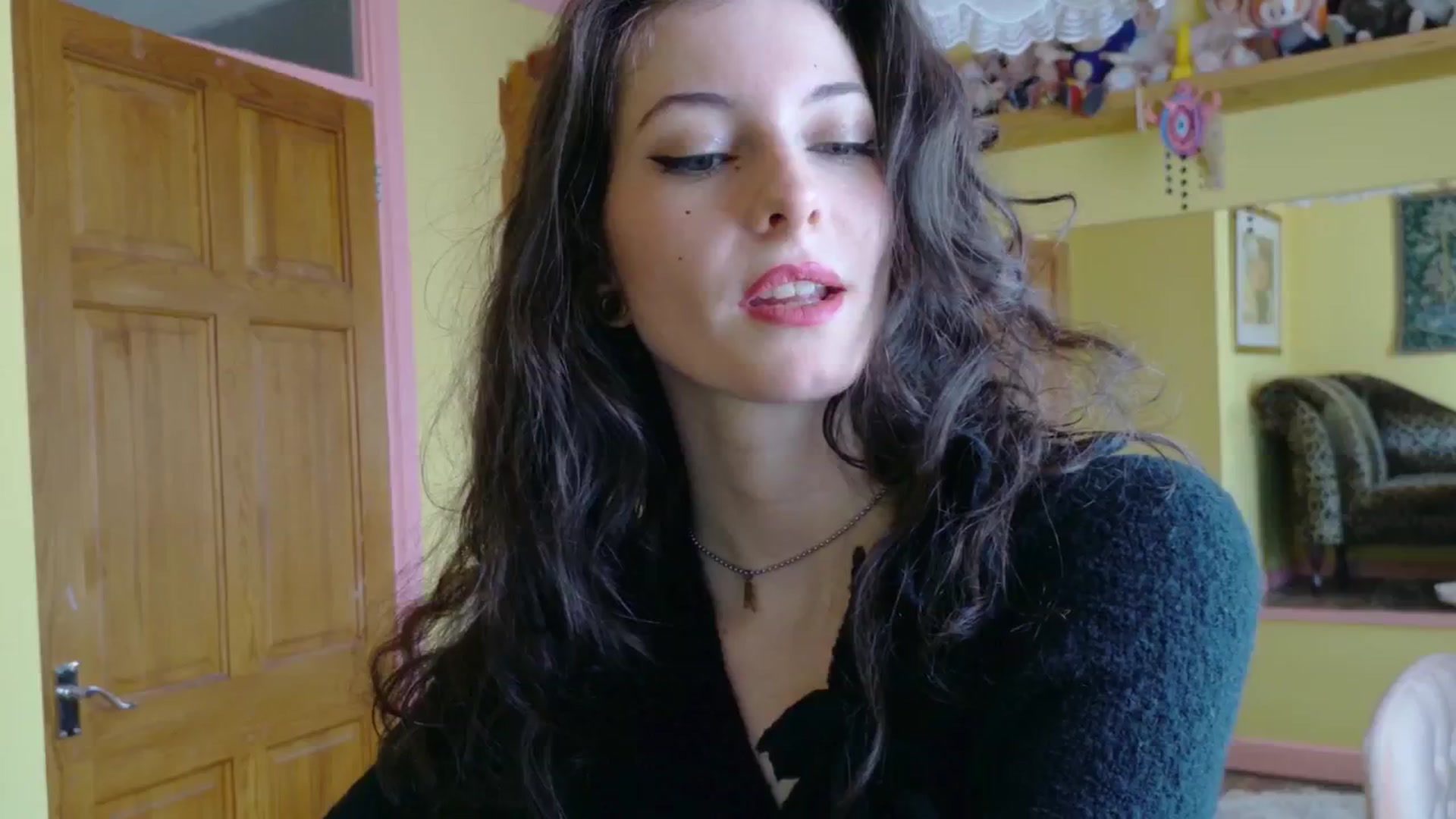 Gallery image thumbnail from sylksiren's myfreecams stream on, 03/27/2025, 14:37 image 15 of 20
