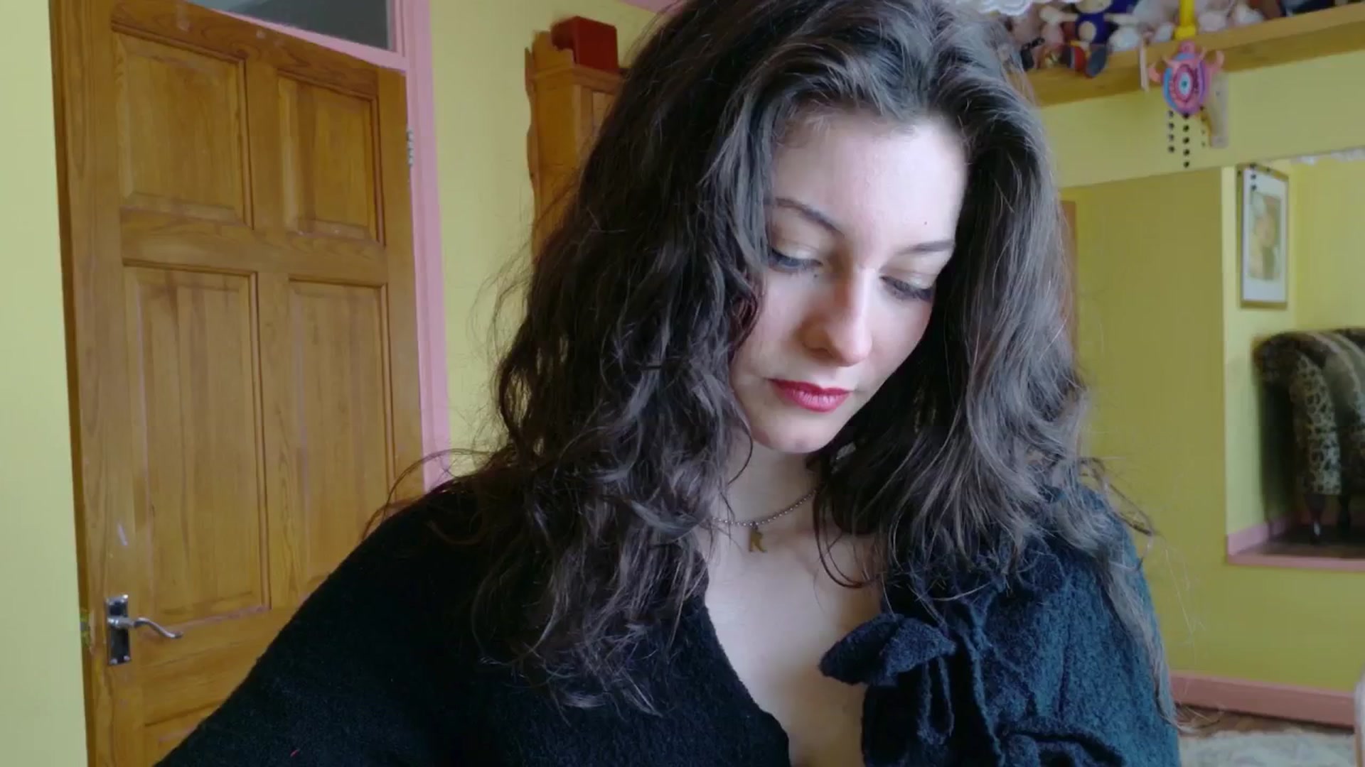 Gallery image thumbnail from sylksiren's myfreecams stream on, 03/27/2025, 14:37 image 6 of 20