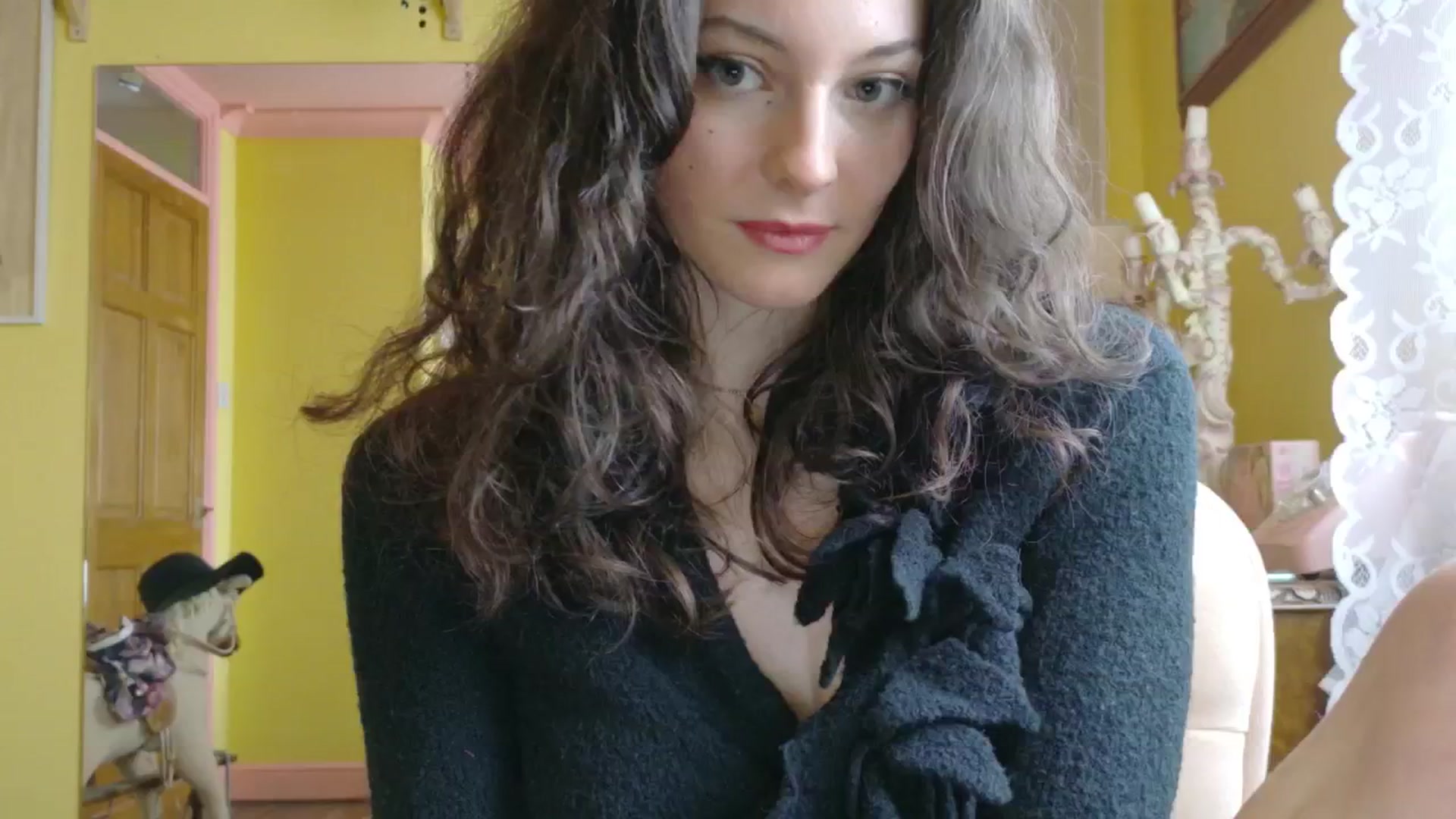 Gallery image thumbnail from sylksiren's myfreecams stream on, 03/27/2025, 17:33 image 9 of 20