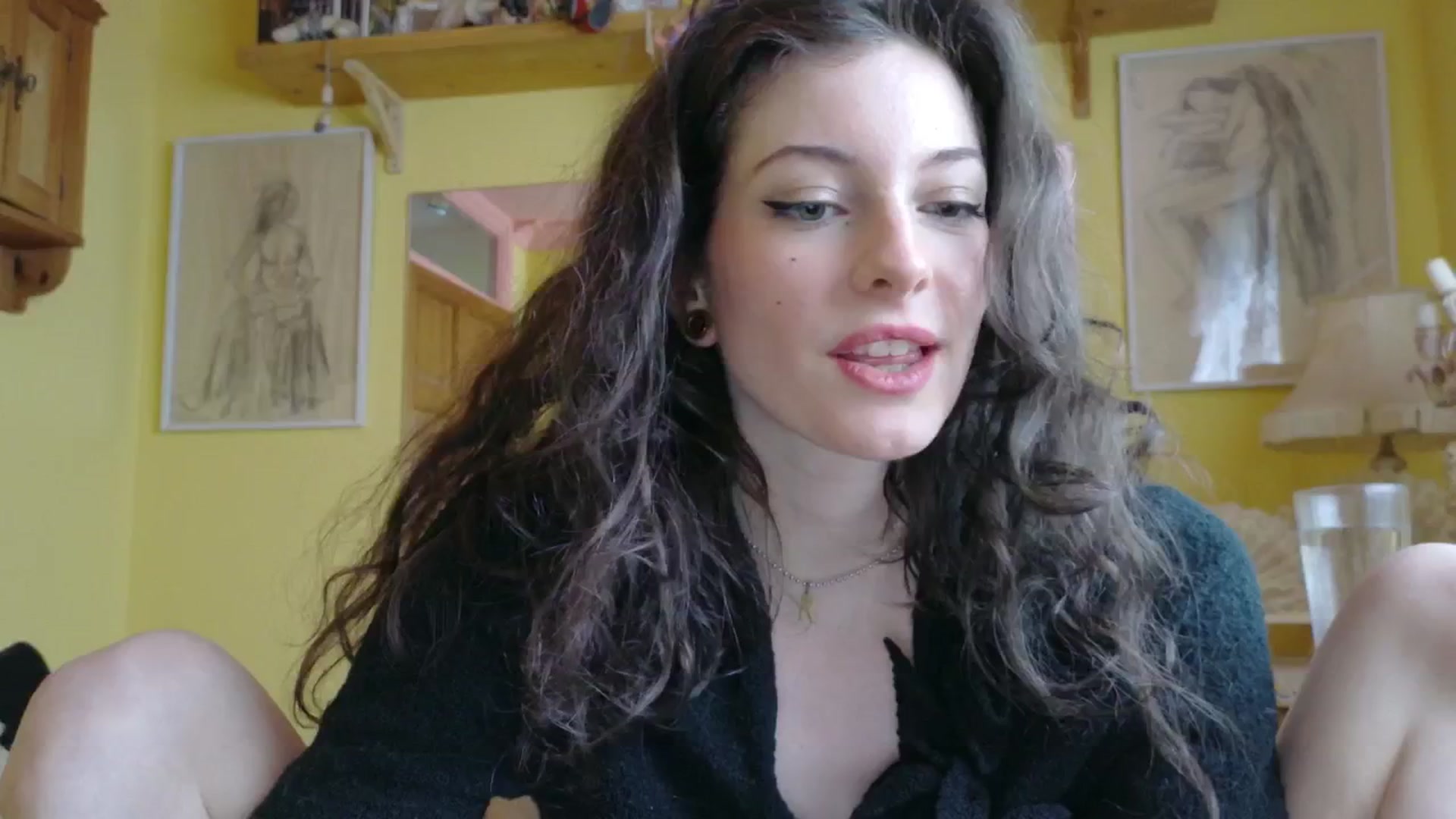 Gallery image thumbnail from sylksiren's myfreecams stream on, 03/27/2025, 17:33 image 5 of 20