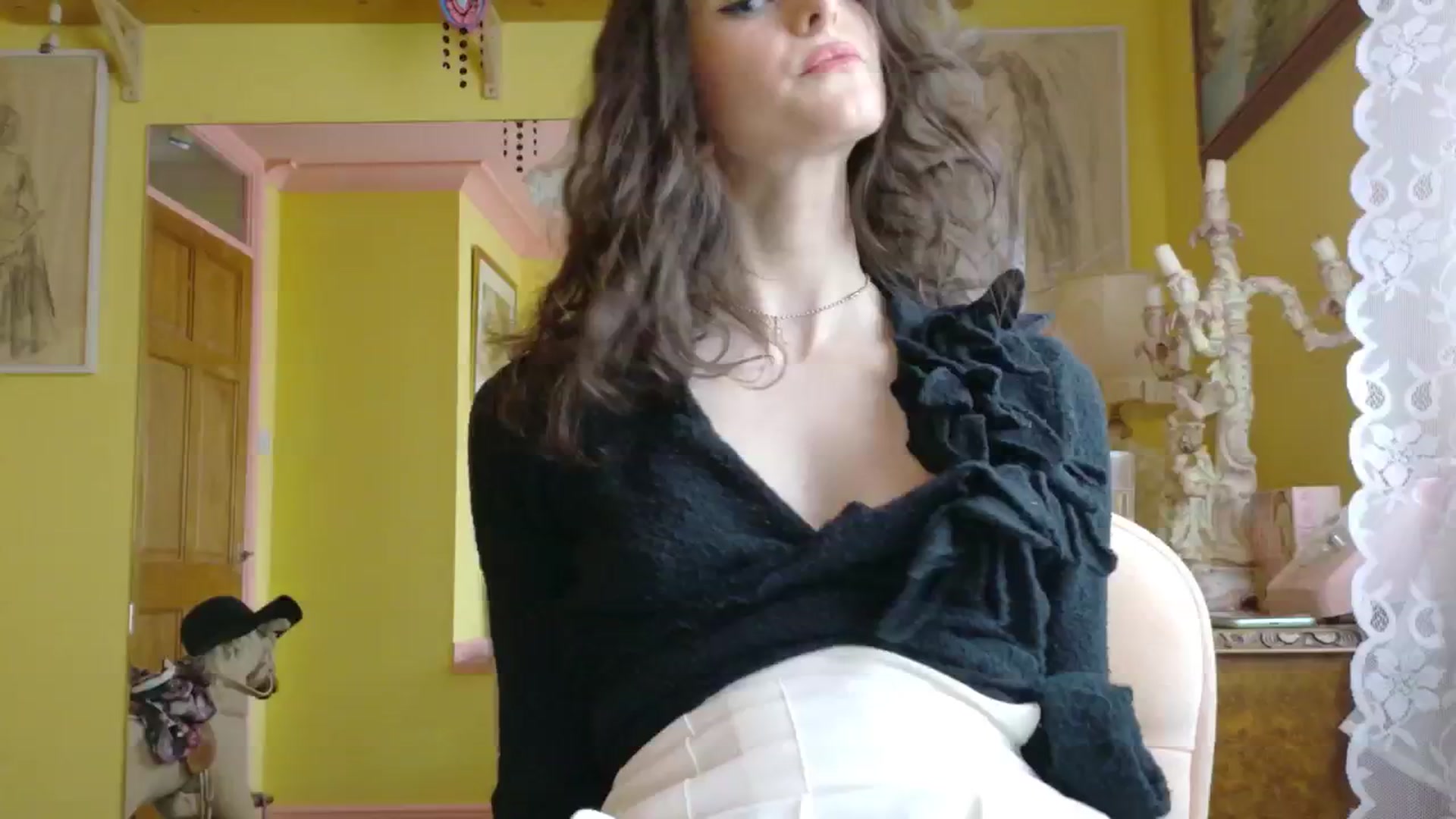 Gallery image thumbnail from sylksiren's myfreecams stream on, 03/27/2025, 17:33 image 13 of 20