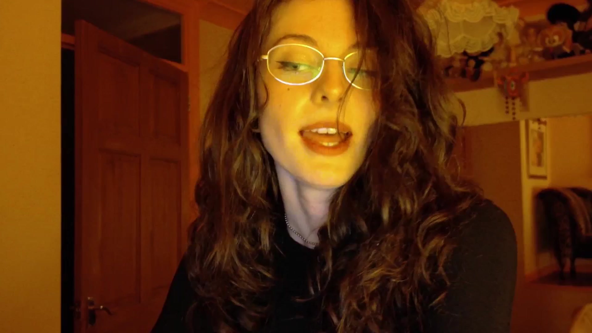 Gallery image thumbnail from sylksiren's myfreecams stream on, 03/28/2025, 23:10 image 11 of 20