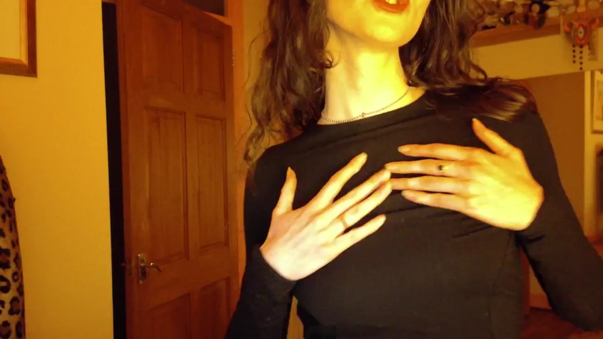 Gallery image thumbnail from sylksiren's myfreecams stream on, 03/28/2025, 23:10 image 4 of 20