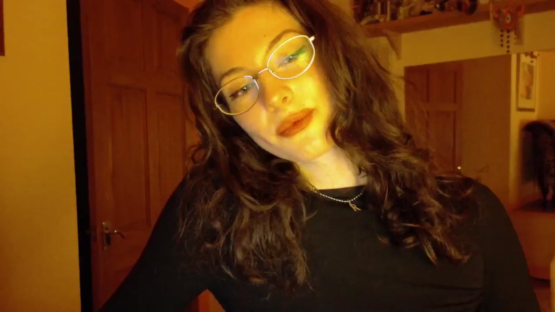 Gallery image thumbnail from sylksiren's myfreecams stream on, 03/28/2025, 23:10 image 7 of 20