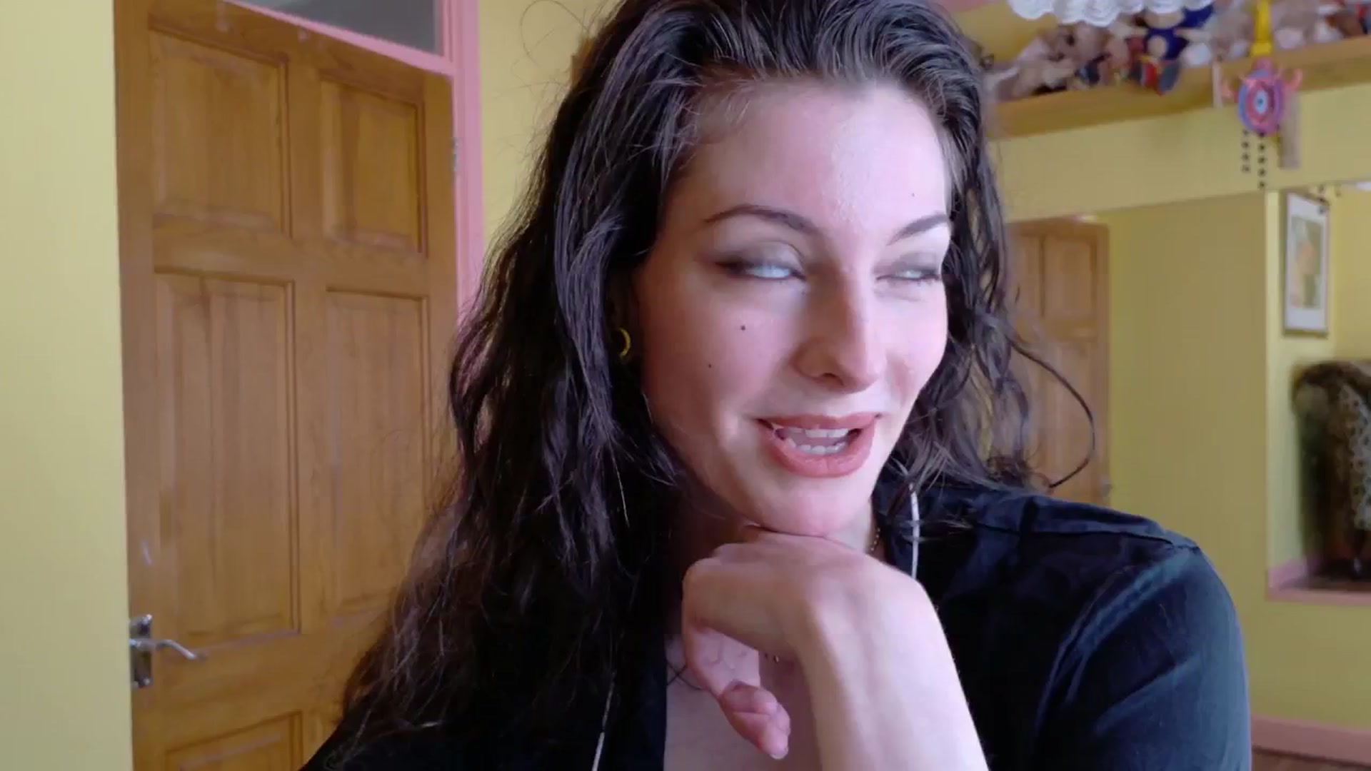 Gallery image thumbnail from sylksiren's myfreecams stream on, 04/02/2025, 14:03 image 19 of 20