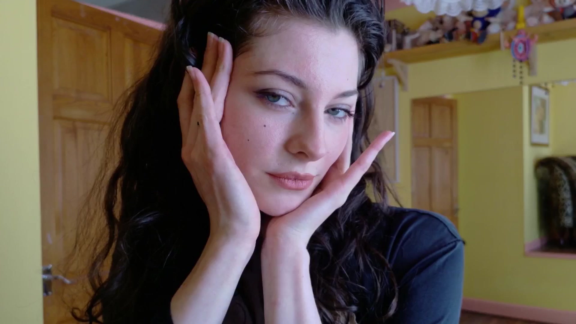 Gallery image thumbnail from sylksiren's myfreecams stream on, 04/02/2025, 14:03 image 10 of 20