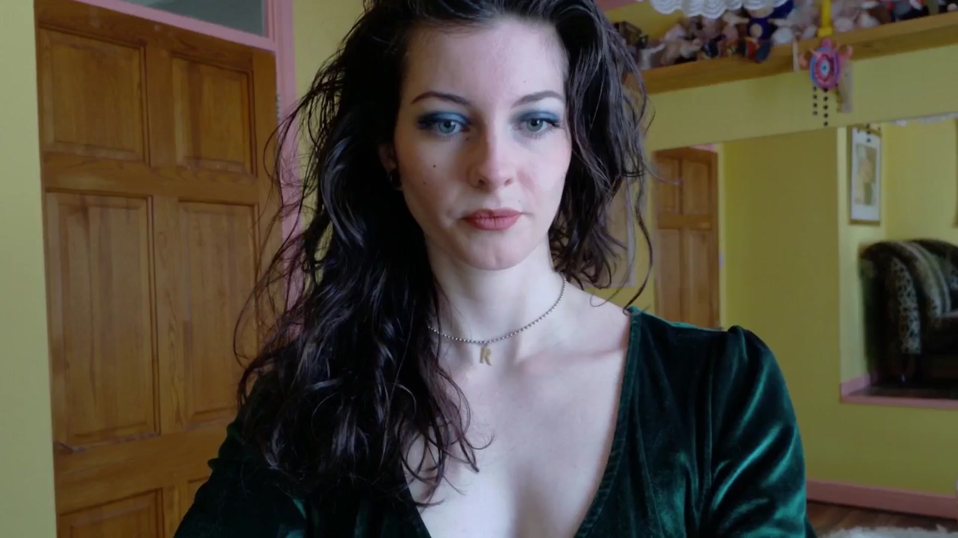 Gallery image thumbnail from sylksiren's myfreecams stream on, 04/03/2025, 12:24 image 19 of 20