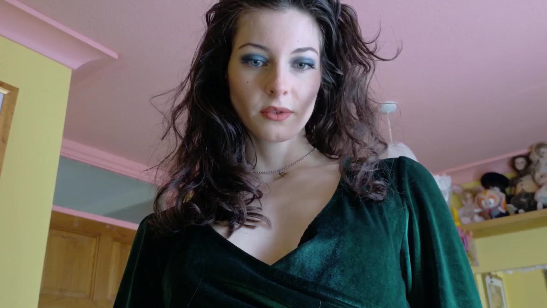 Gallery image thumbnail from sylksiren's myfreecams stream on, 04/03/2025, 12:24 image 3 of 20