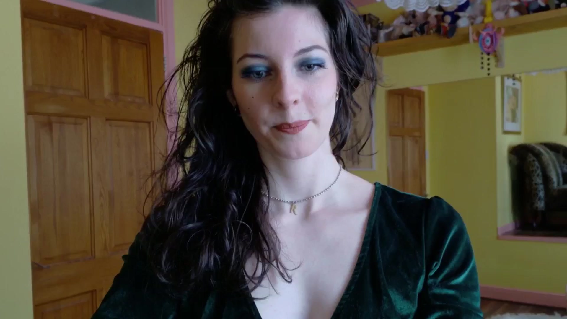 Gallery image thumbnail from sylksiren's myfreecams stream on, 04/03/2025, 12:24 image 18 of 20