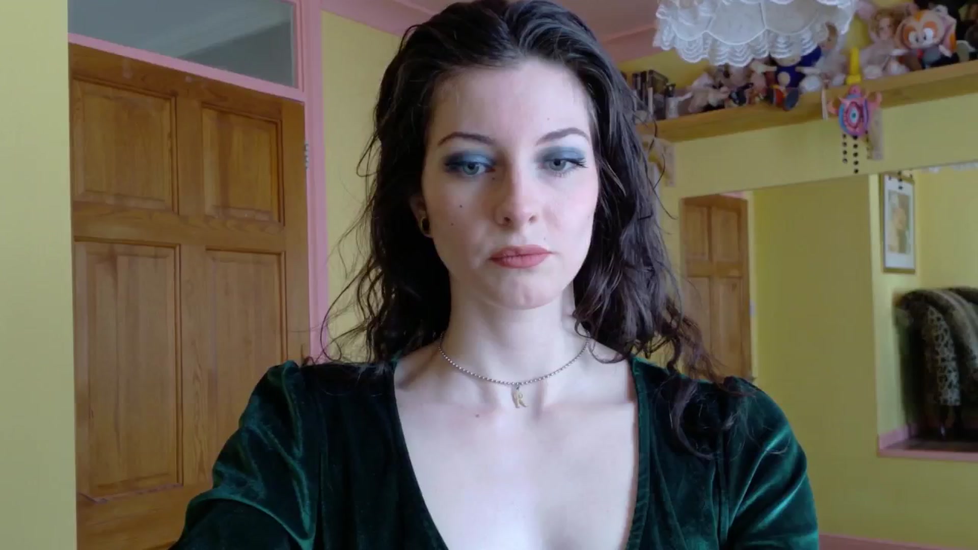 Gallery image thumbnail from sylksiren's myfreecams stream on, 04/03/2025, 12:24 image 6 of 20