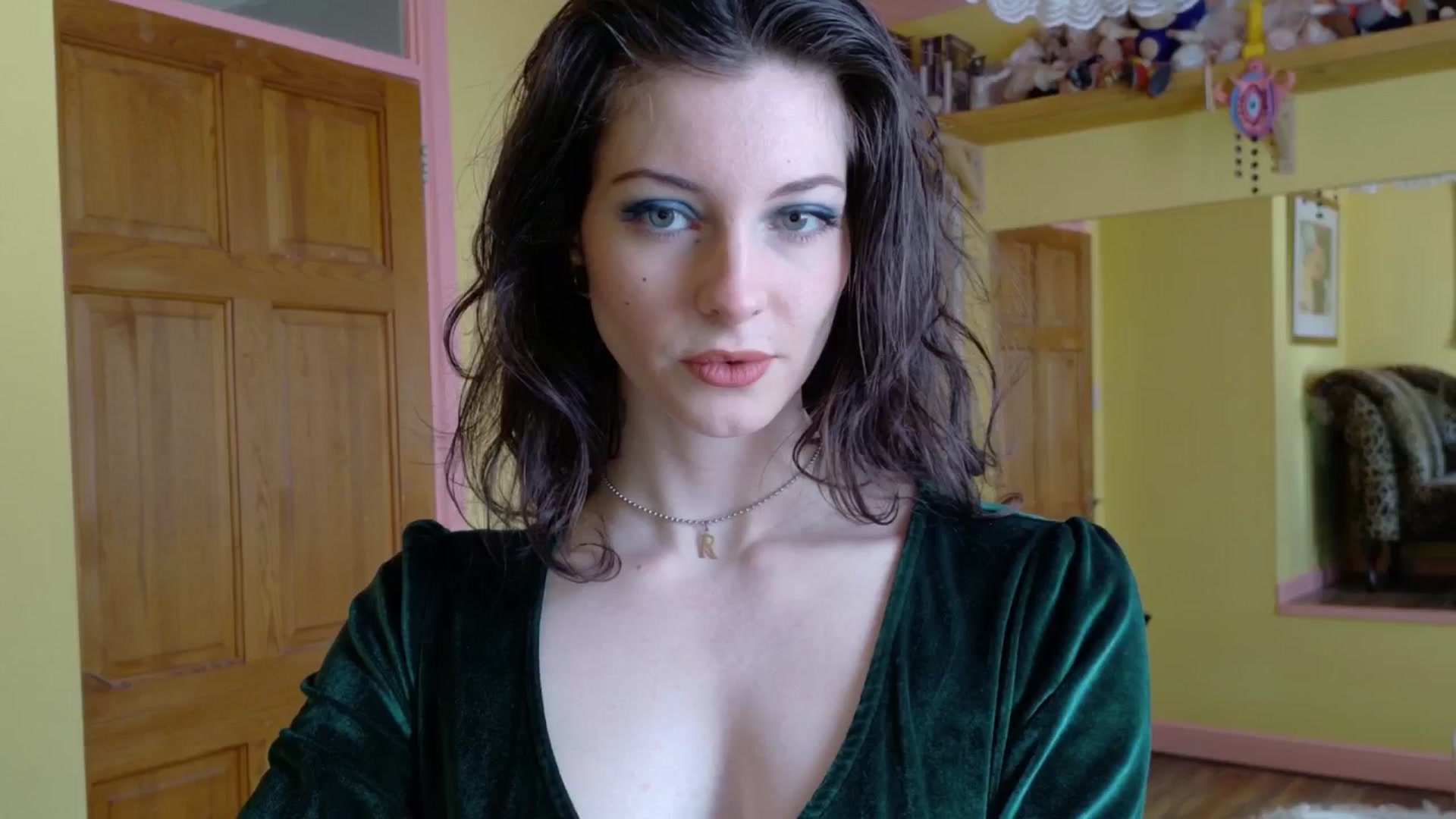 Gallery image thumbnail from sylksiren's myfreecams stream on, 04/03/2025, 12:24 image 10 of 20