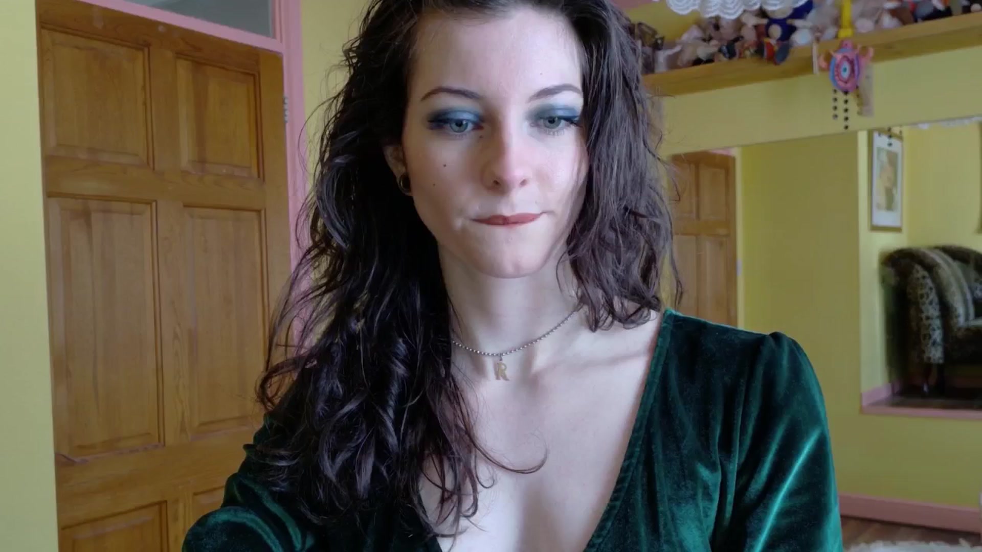 Gallery image thumbnail from sylksiren's myfreecams stream on, 04/03/2025, 12:24 image 17 of 20