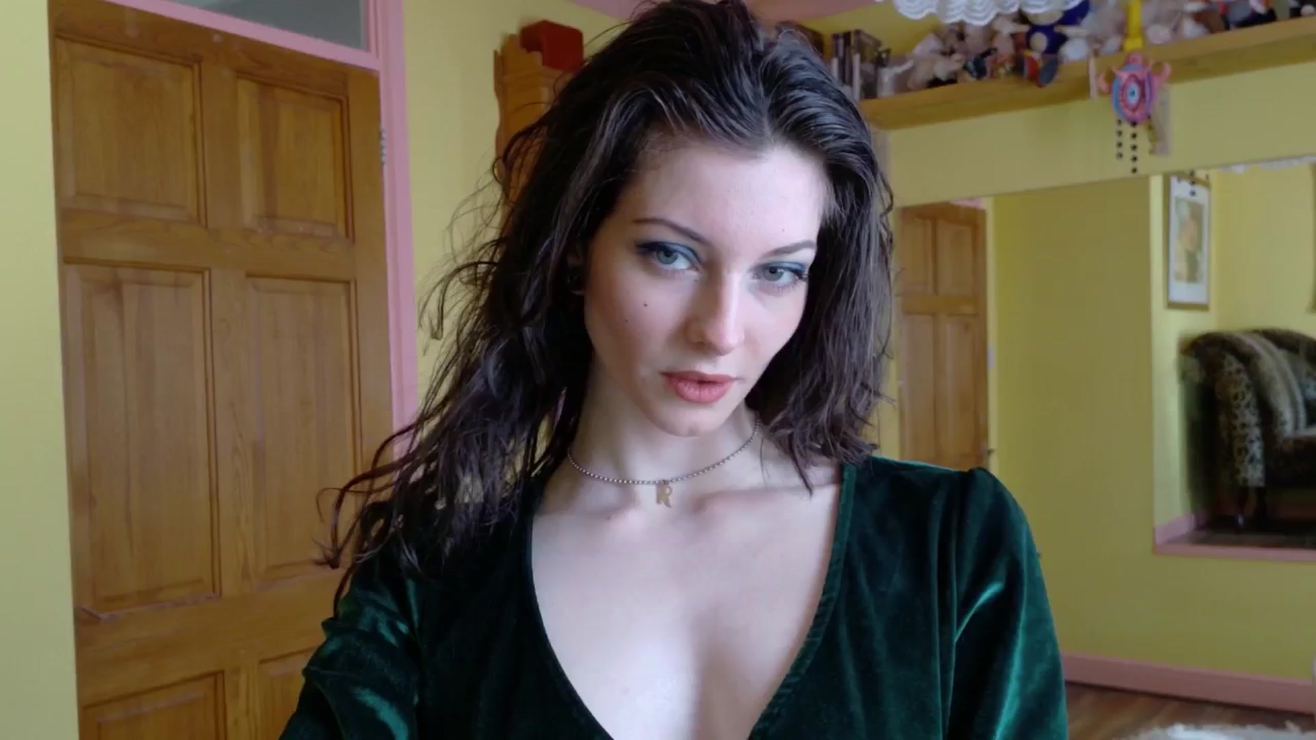 Gallery image thumbnail from sylksiren's myfreecams stream on, 04/03/2025, 12:24 image 12 of 20
