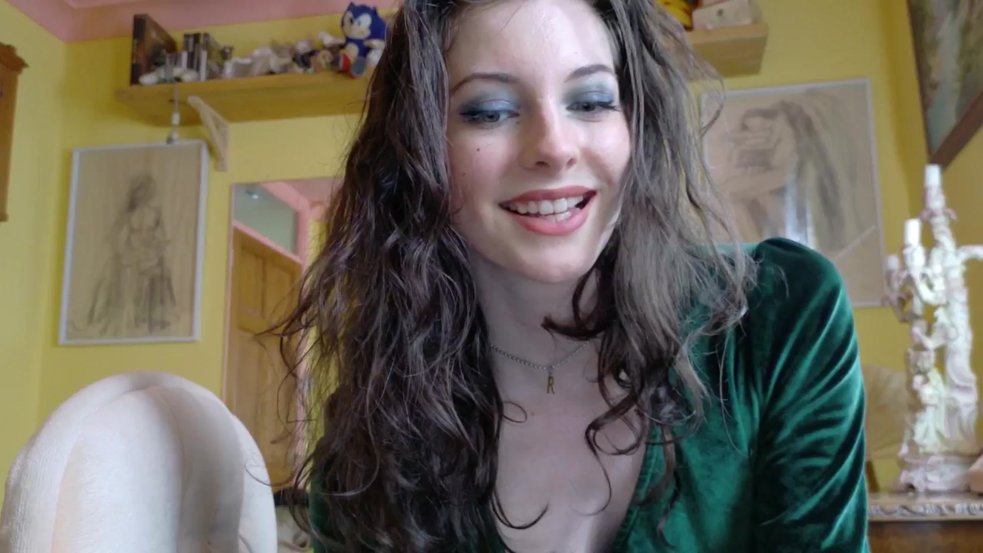 Gallery image thumbnail from sylksiren's myfreecams stream on, 04/03/2025, 14:44 image 16 of 20