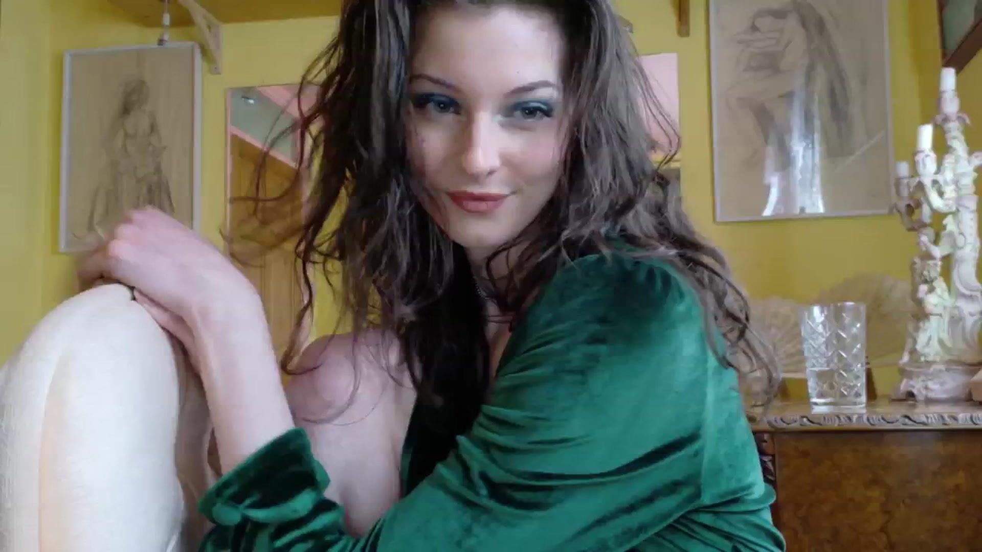 Gallery image thumbnail from sylksiren's myfreecams stream on, 04/03/2025, 14:44 image 14 of 20