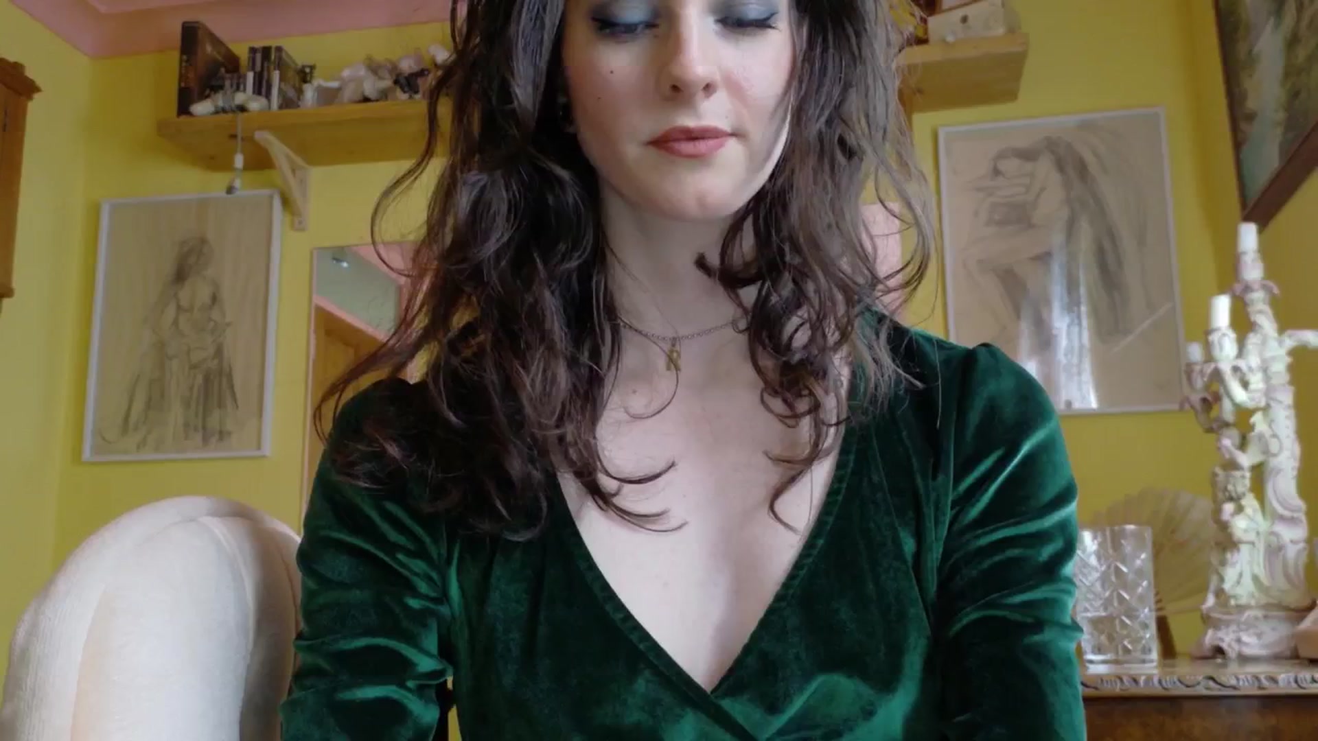 Gallery image thumbnail from sylksiren's myfreecams stream on, 04/03/2025, 14:44 image 18 of 20