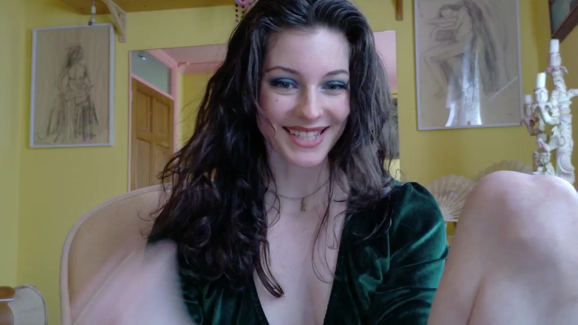 Gallery image thumbnail from sylksiren's myfreecams stream on, 04/03/2025, 14:44 image 7 of 20