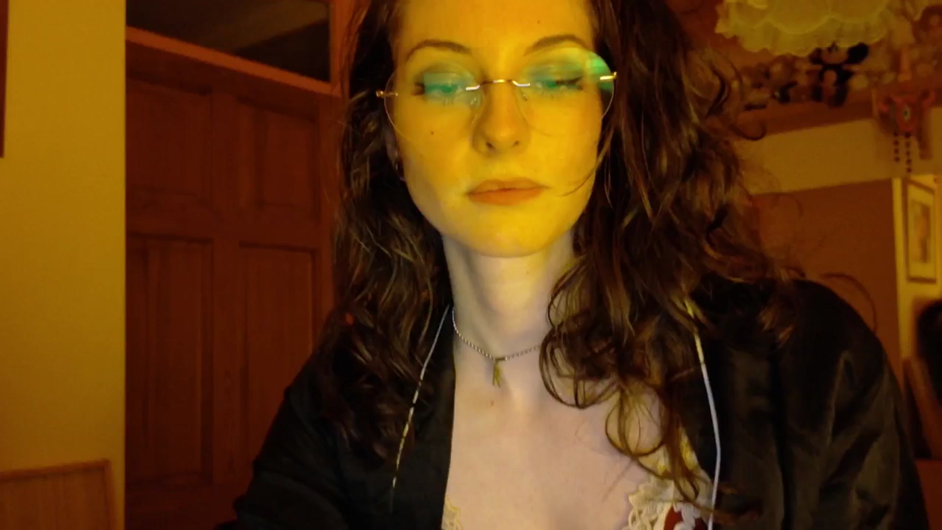Gallery image thumbnail from sylksiren's myfreecams stream on, 04/03/2025, 20:47 image 18 of 20