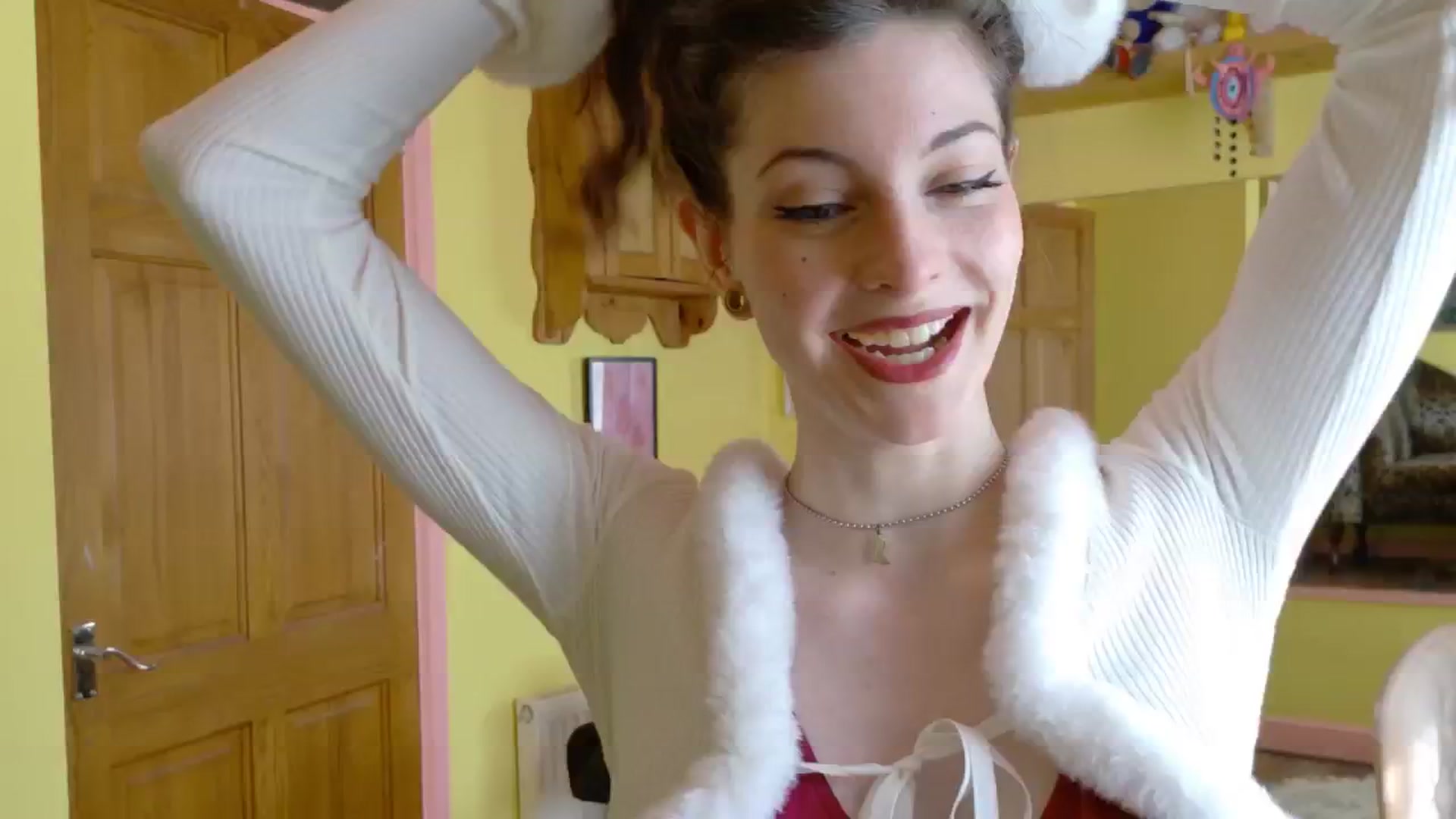 Gallery image thumbnail from sylksiren's myfreecams stream on, 04/08/2025, 14:46 image 12 of 20