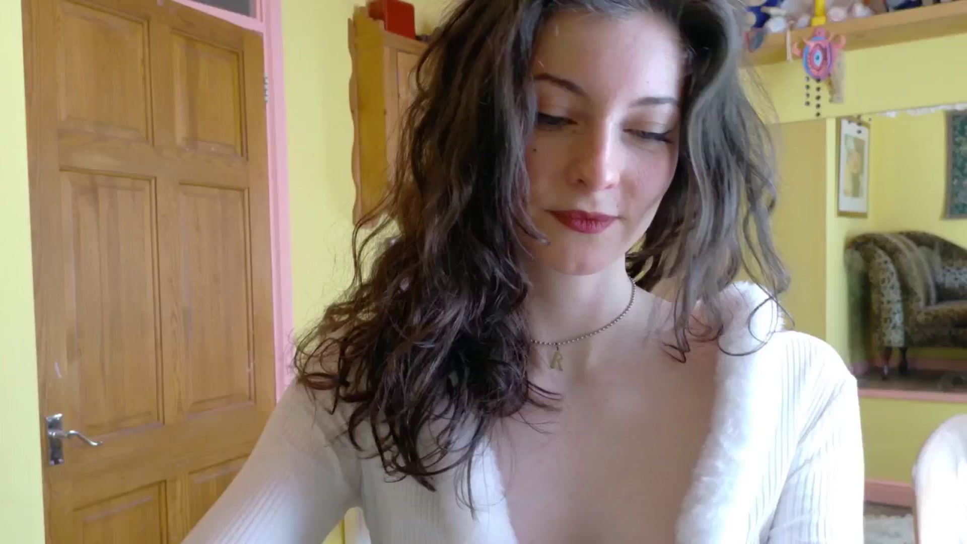 Gallery image thumbnail from sylksiren's myfreecams stream on, 04/08/2025, 14:46 image 19 of 20