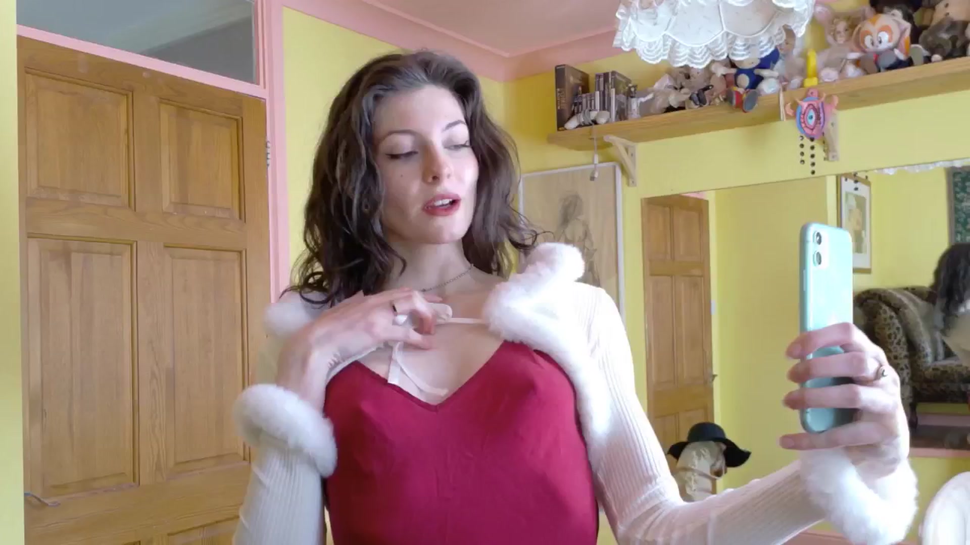 Gallery image thumbnail from sylksiren's myfreecams stream on, 04/08/2025, 14:46 image 3 of 20