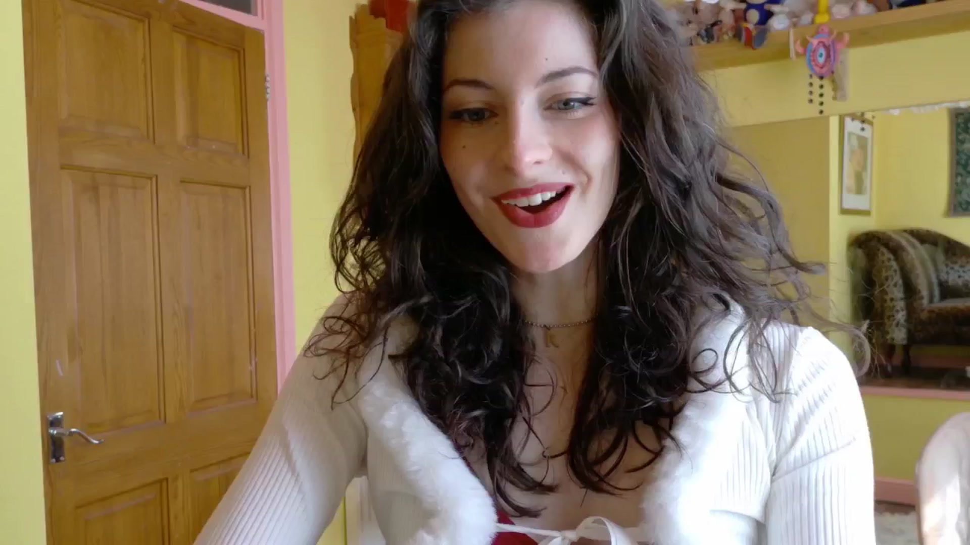 Gallery image thumbnail from sylksiren's myfreecams stream on, 04/08/2025, 14:46 image 13 of 20