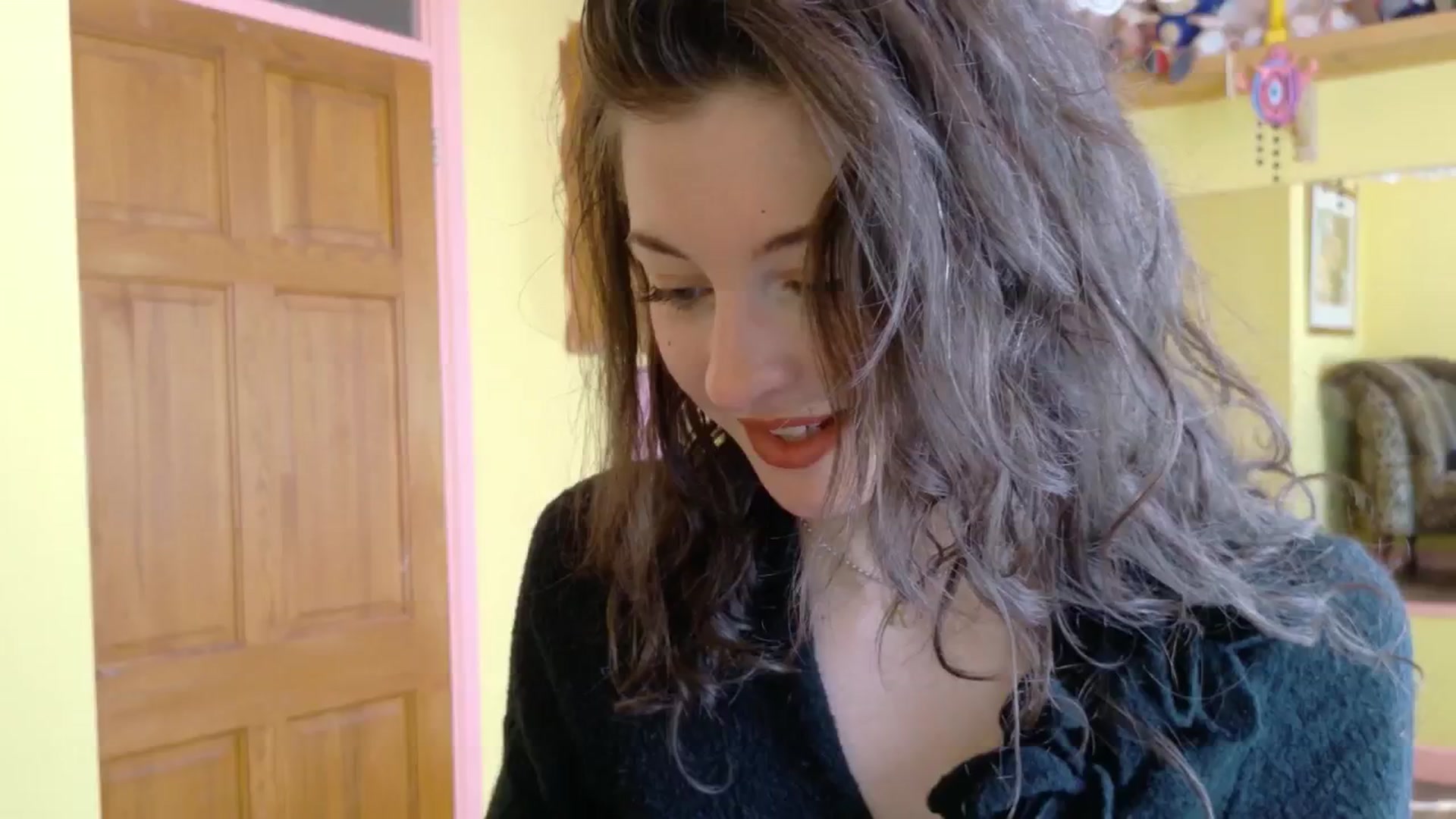 Gallery image thumbnail from sylksiren's myfreecams stream on, 04/11/2025, 13:30 image 14 of 20