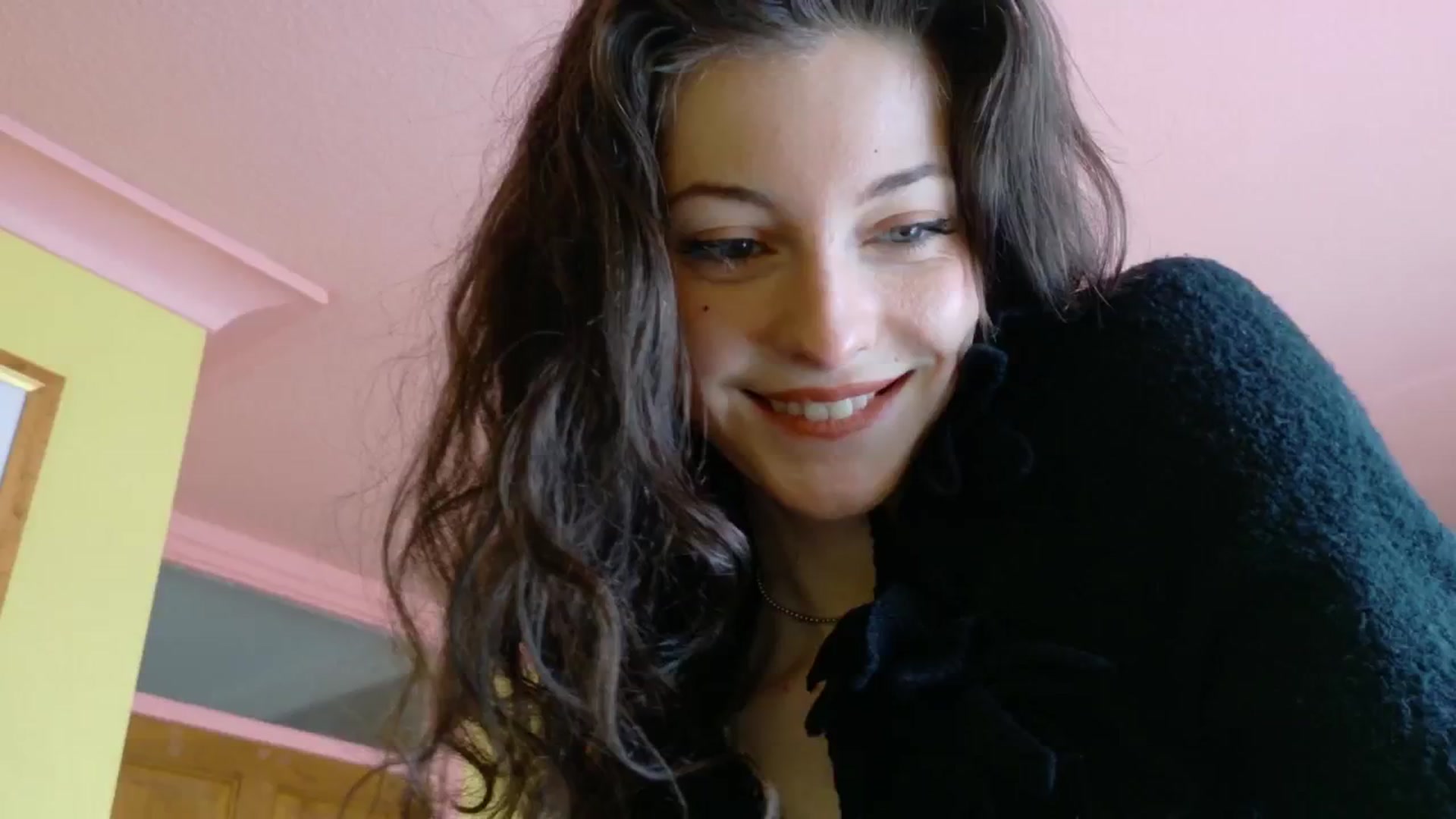Gallery image thumbnail from sylksiren's myfreecams stream on, 04/11/2025, 13:30 image 9 of 20