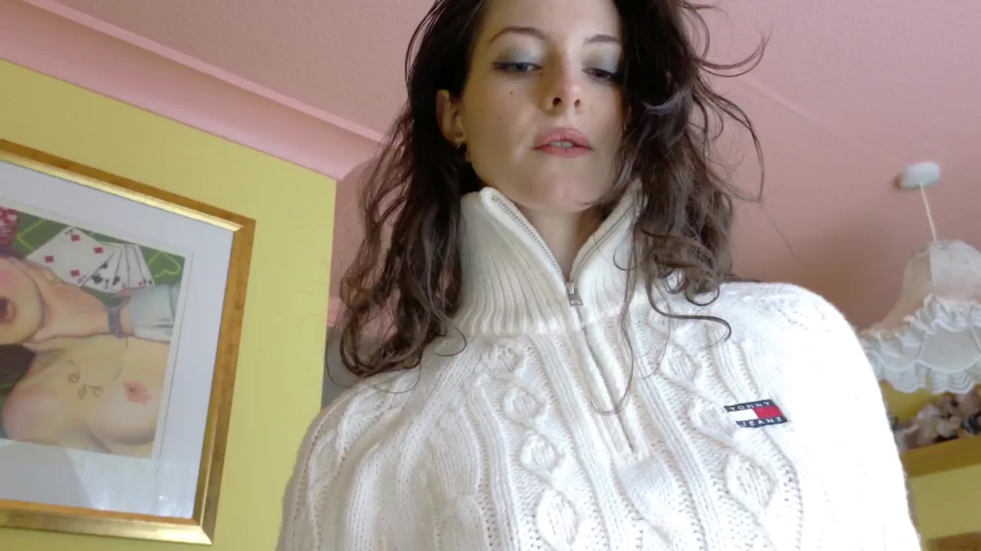 Gallery image thumbnail from sylksiren's myfreecams stream on, 04/15/2025, 14:37 image 19 of 20