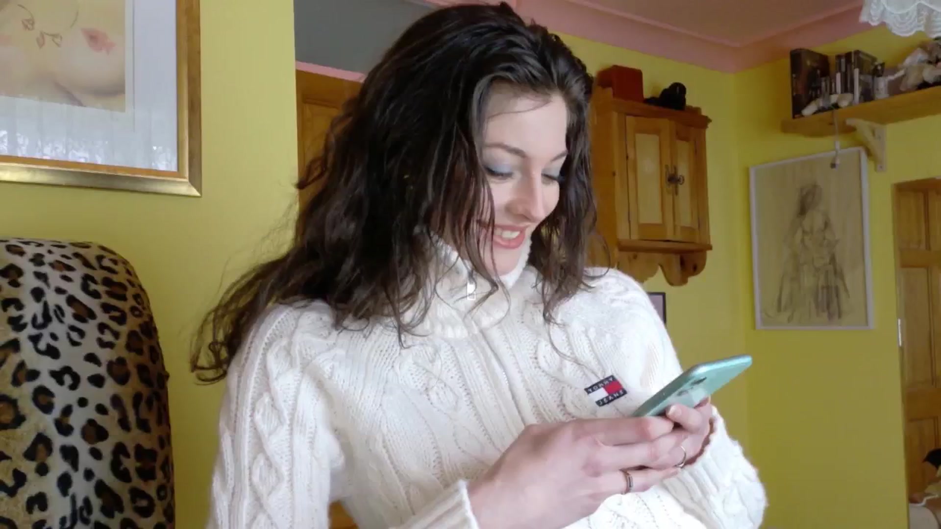 Gallery image thumbnail from sylksiren's myfreecams stream on, 04/15/2025, 14:37 image 5 of 20