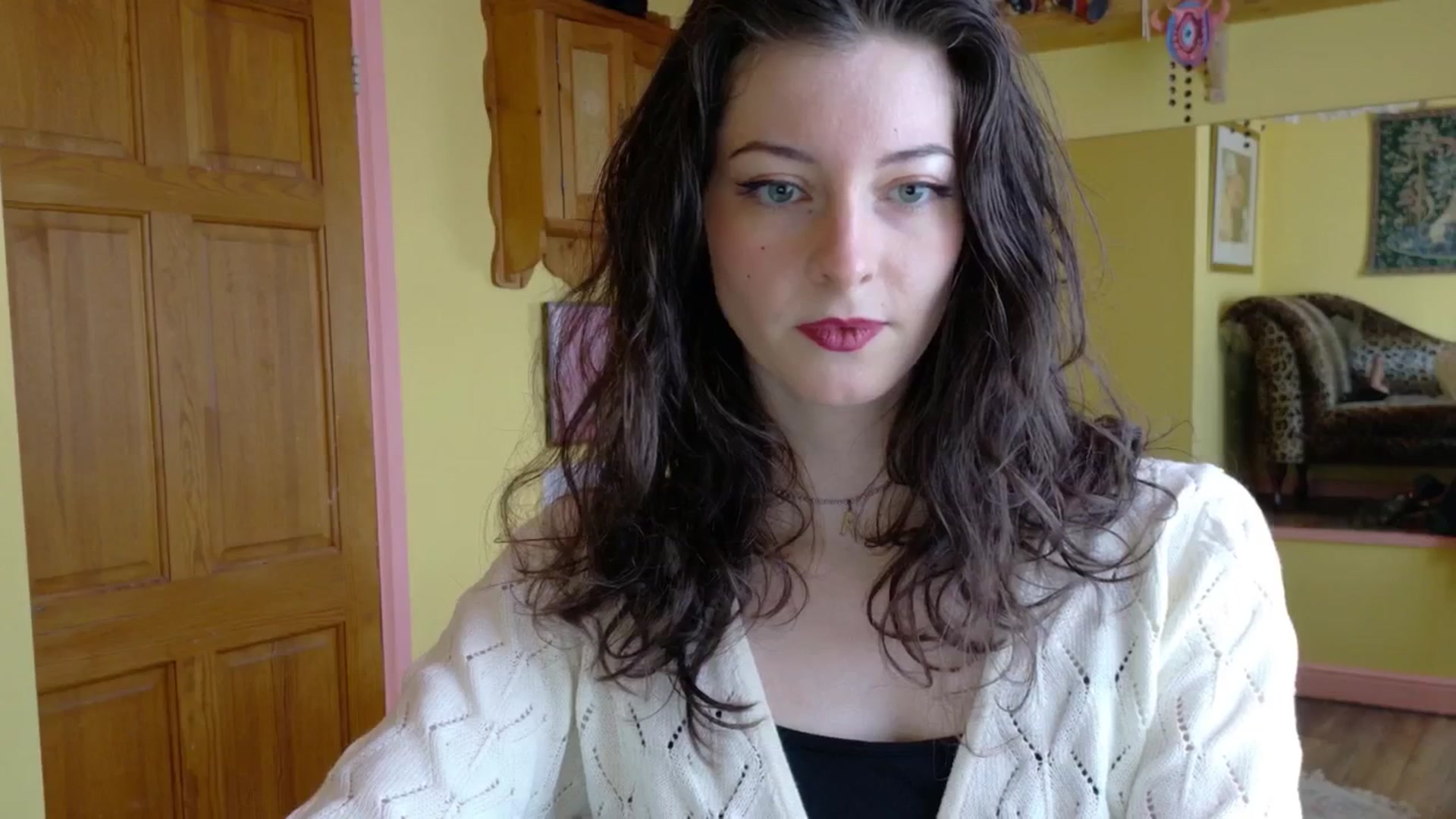 Gallery image thumbnail from sylksiren's myfreecams stream on, 04/17/2025, 15:05 image 14 of 20