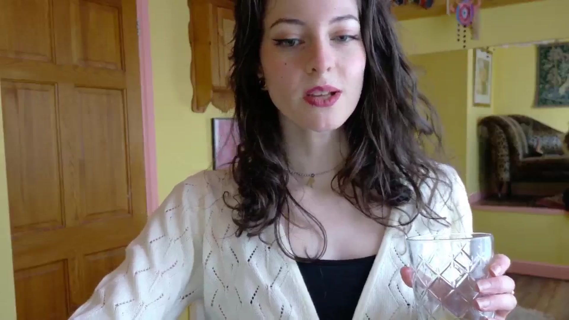 Gallery image thumbnail from sylksiren's myfreecams stream on, 04/17/2025, 15:05 image 19 of 20