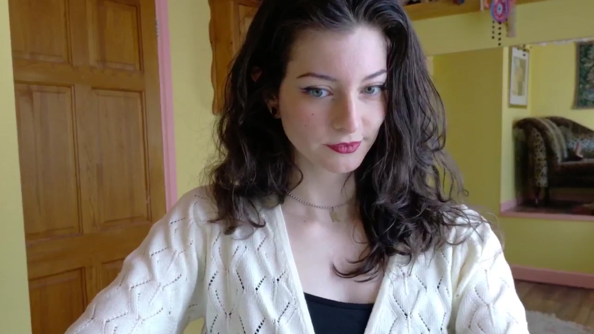 Gallery image thumbnail from sylksiren's myfreecams stream on, 04/17/2025, 15:05 image 7 of 20