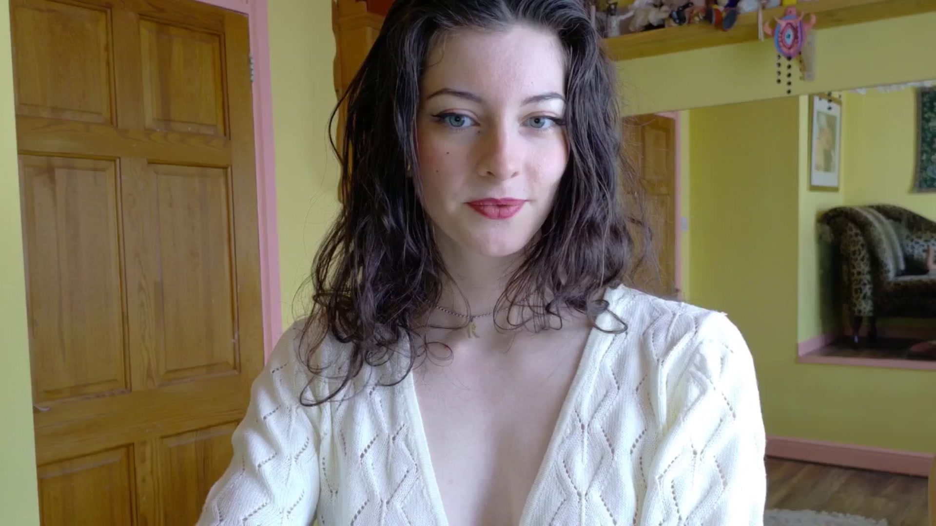 Gallery image thumbnail from sylksiren's myfreecams stream on, 04/17/2025, 16:38 image 2 of 20
