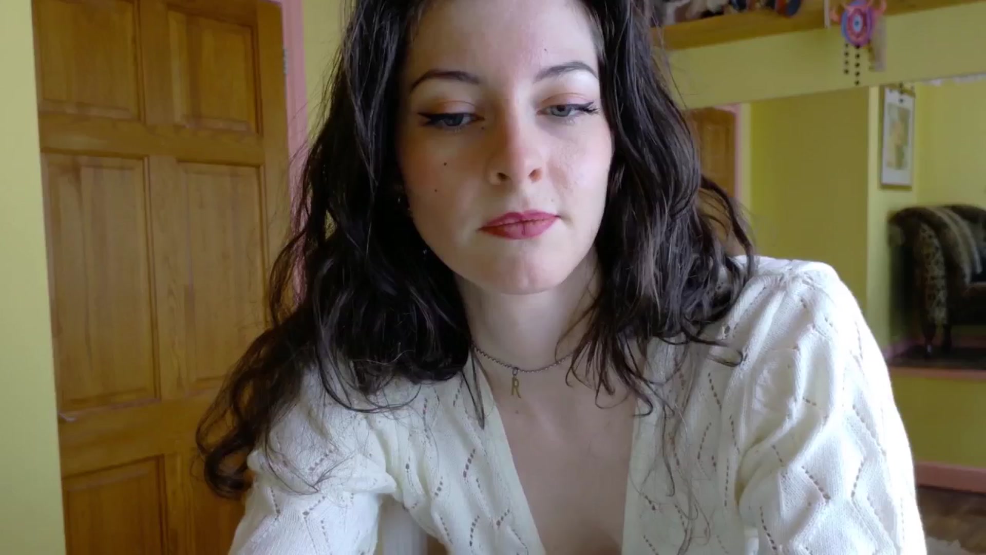 Gallery image thumbnail from sylksiren's myfreecams stream on, 04/17/2025, 16:38 image 5 of 20