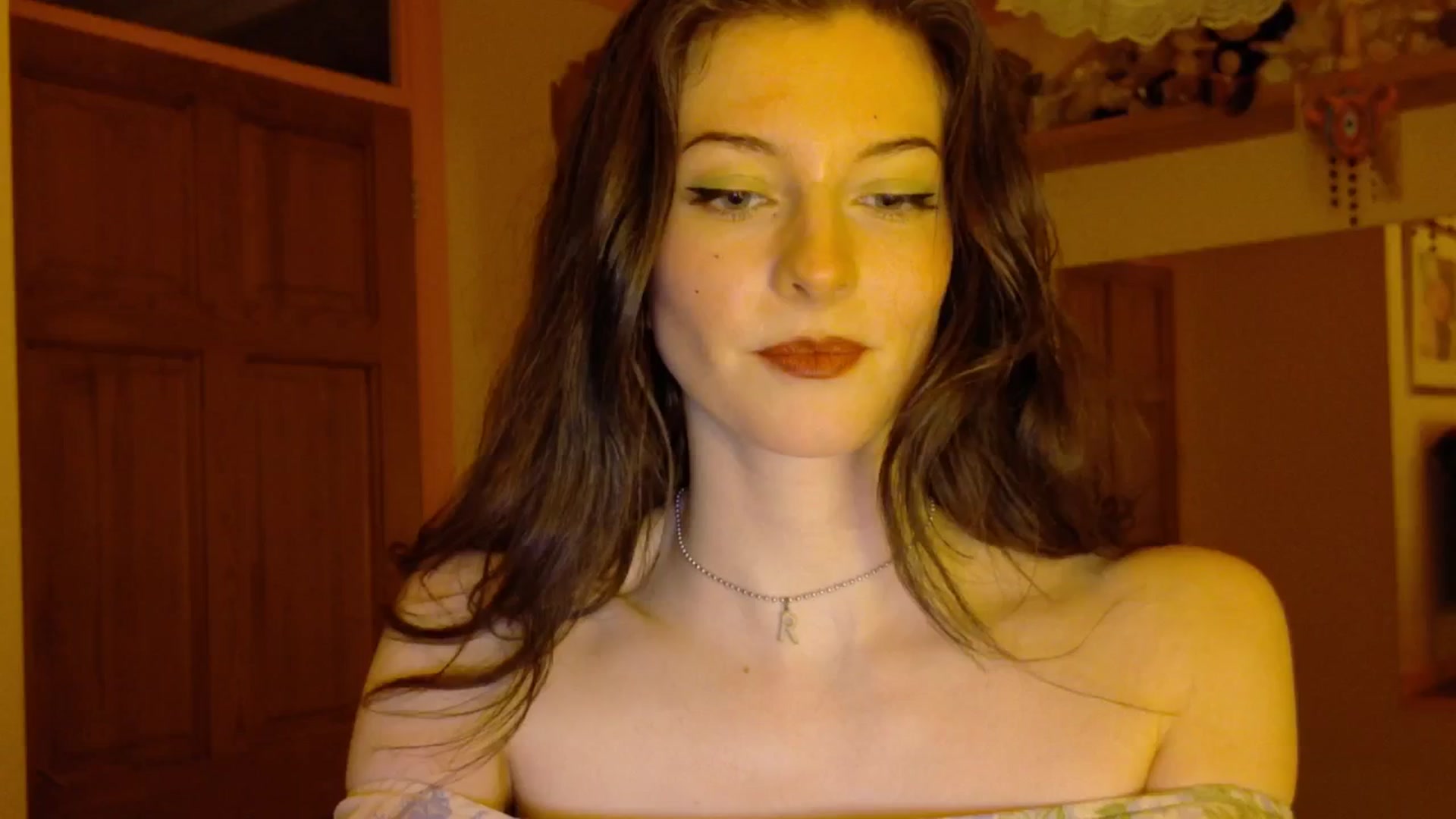 Gallery image thumbnail from sylksiren's myfreecams stream on, 04/18/2025, 21:09 image 10 of 20