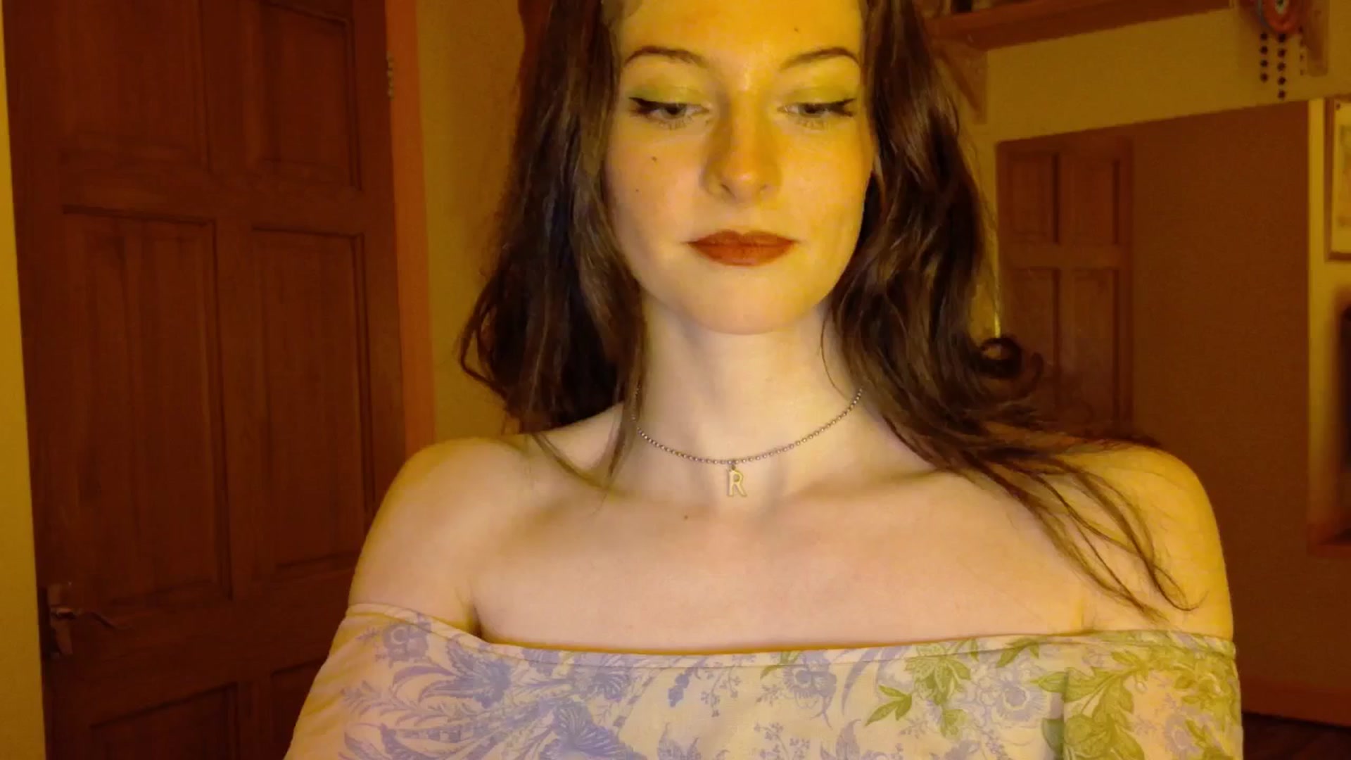 Gallery image thumbnail from sylksiren's myfreecams stream on, 04/18/2025, 21:09 image 13 of 20