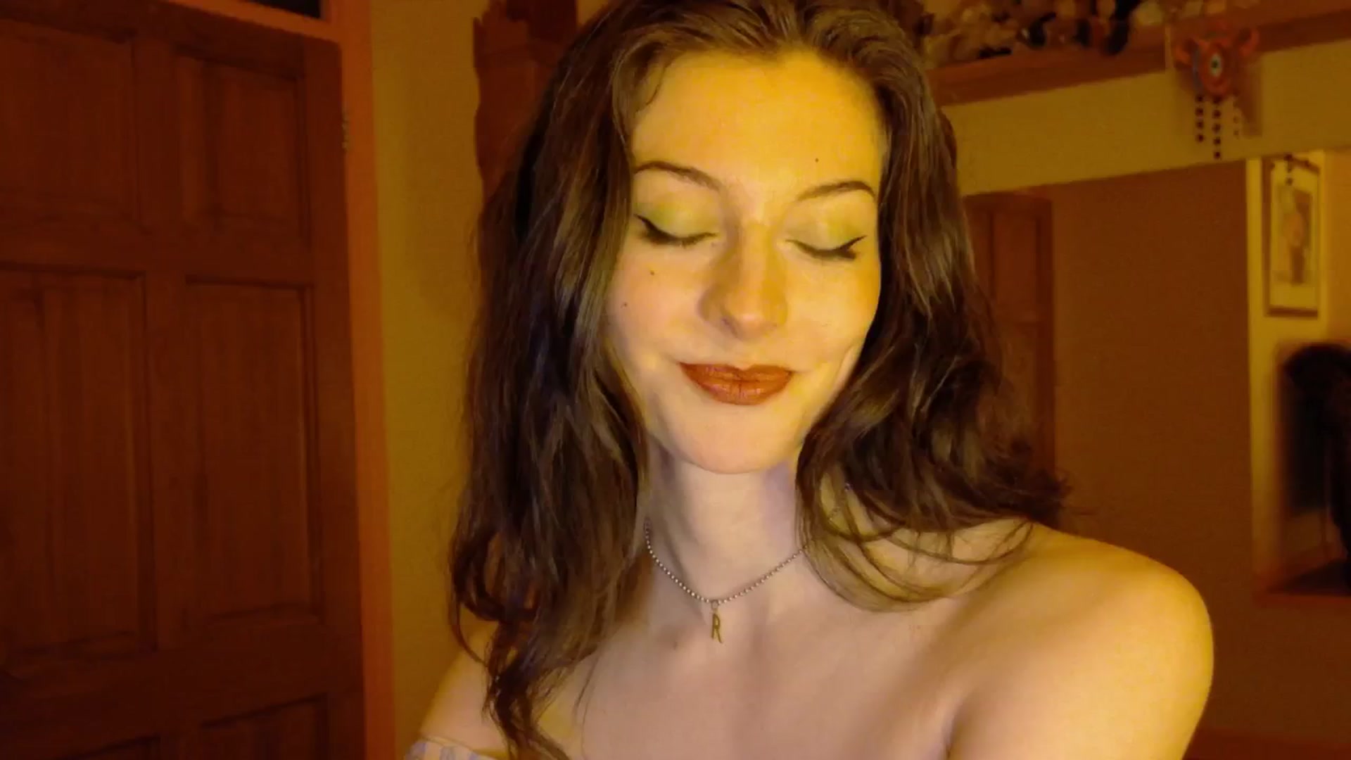 Gallery image thumbnail from sylksiren's myfreecams stream on, 04/18/2025, 21:09 image 6 of 20